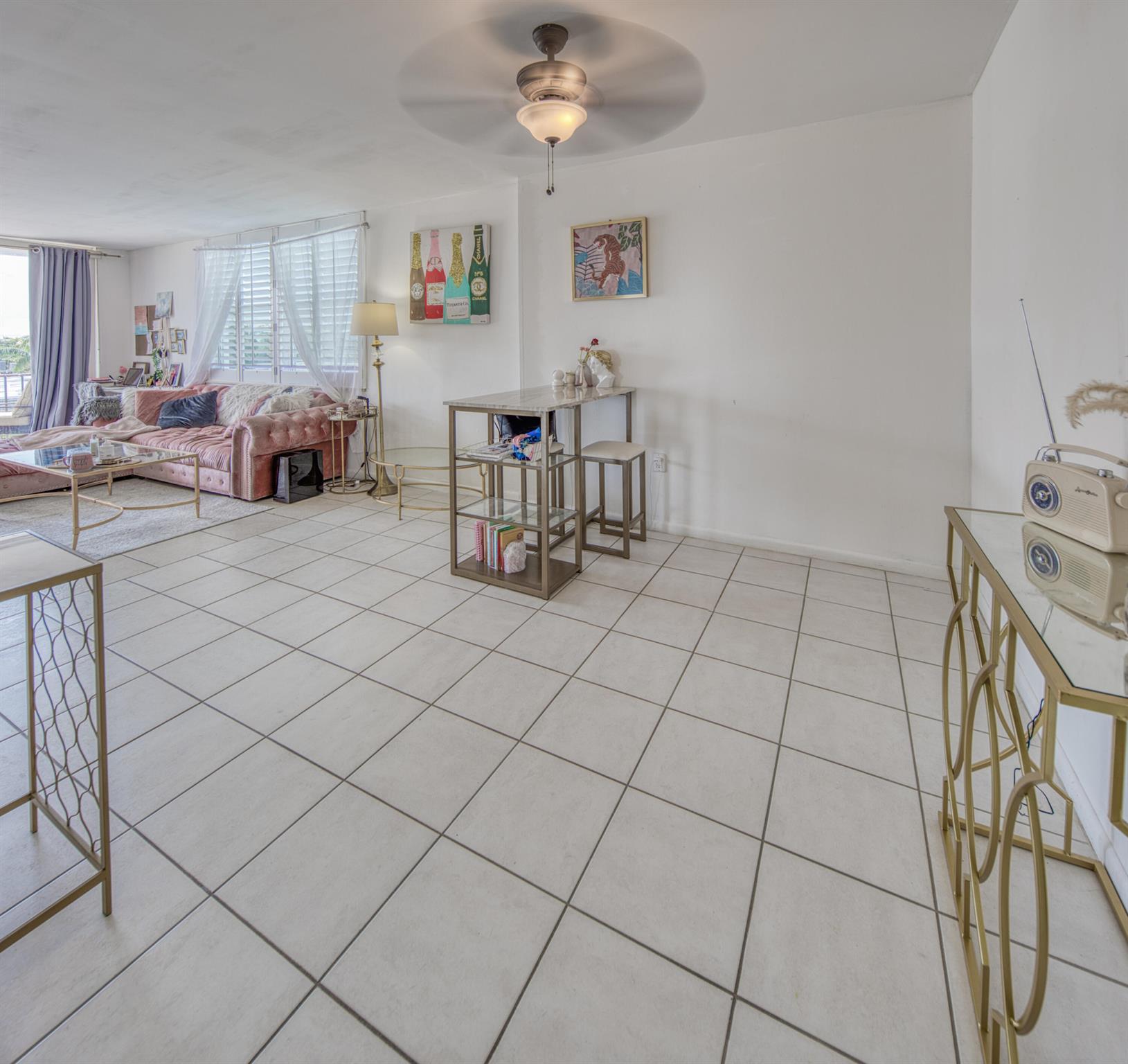 301 Croton Avenue 401