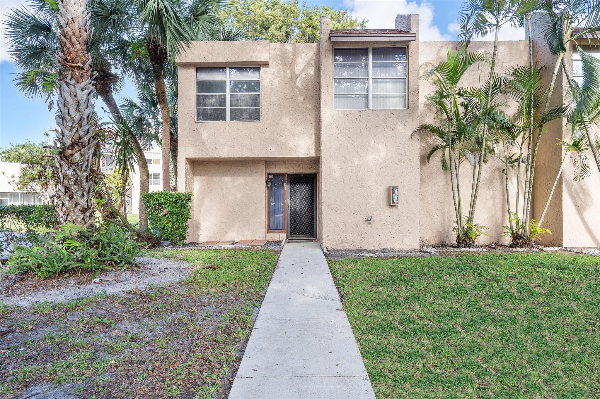 9441 Live Oak Pl 101