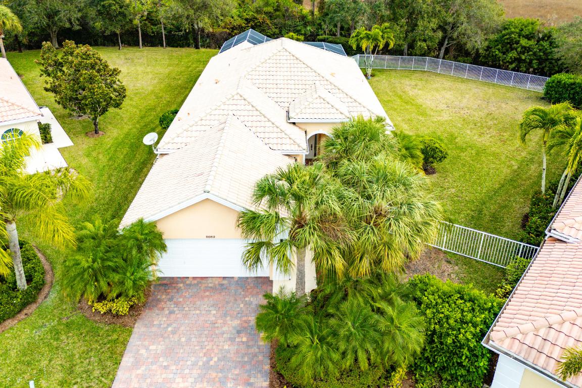 CARLETON OAKS - Residential