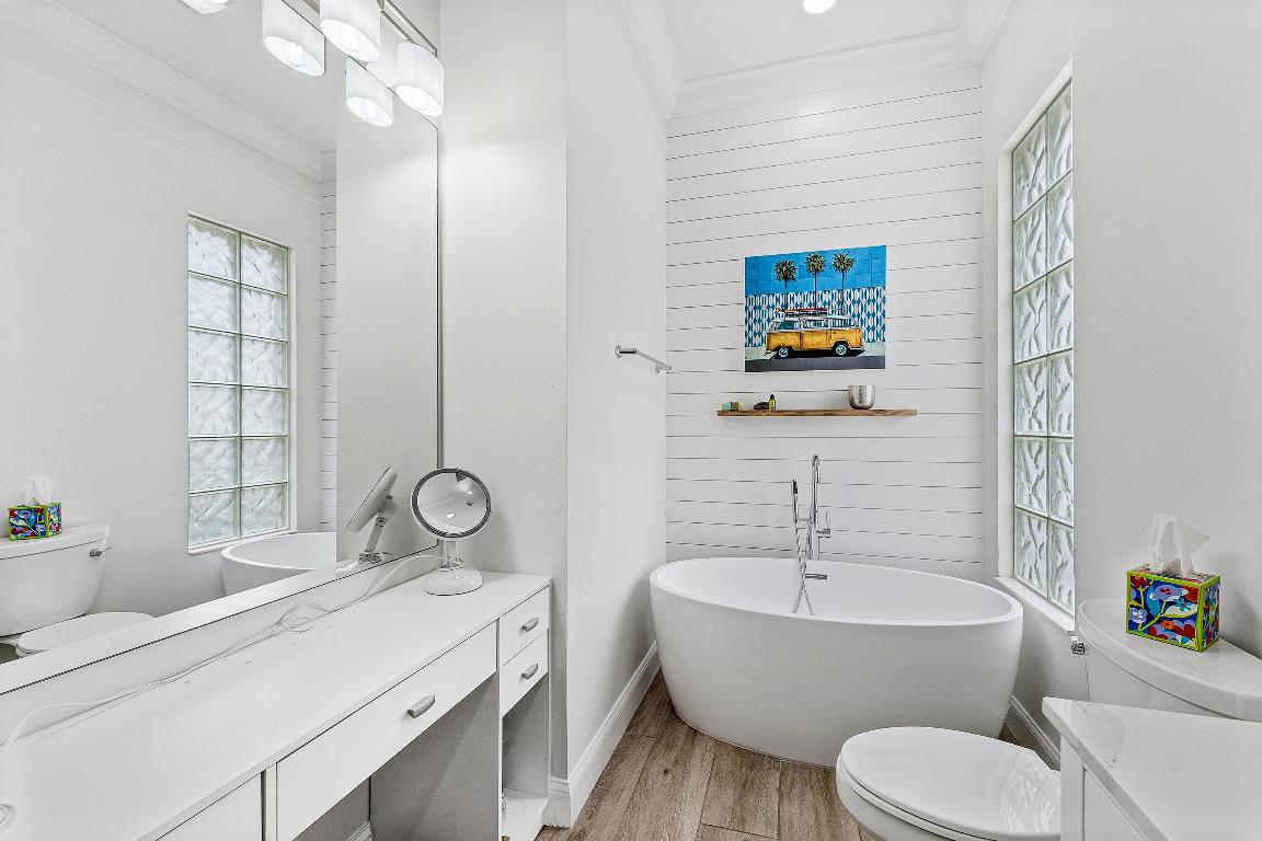 CARLETON OAKS - Residential