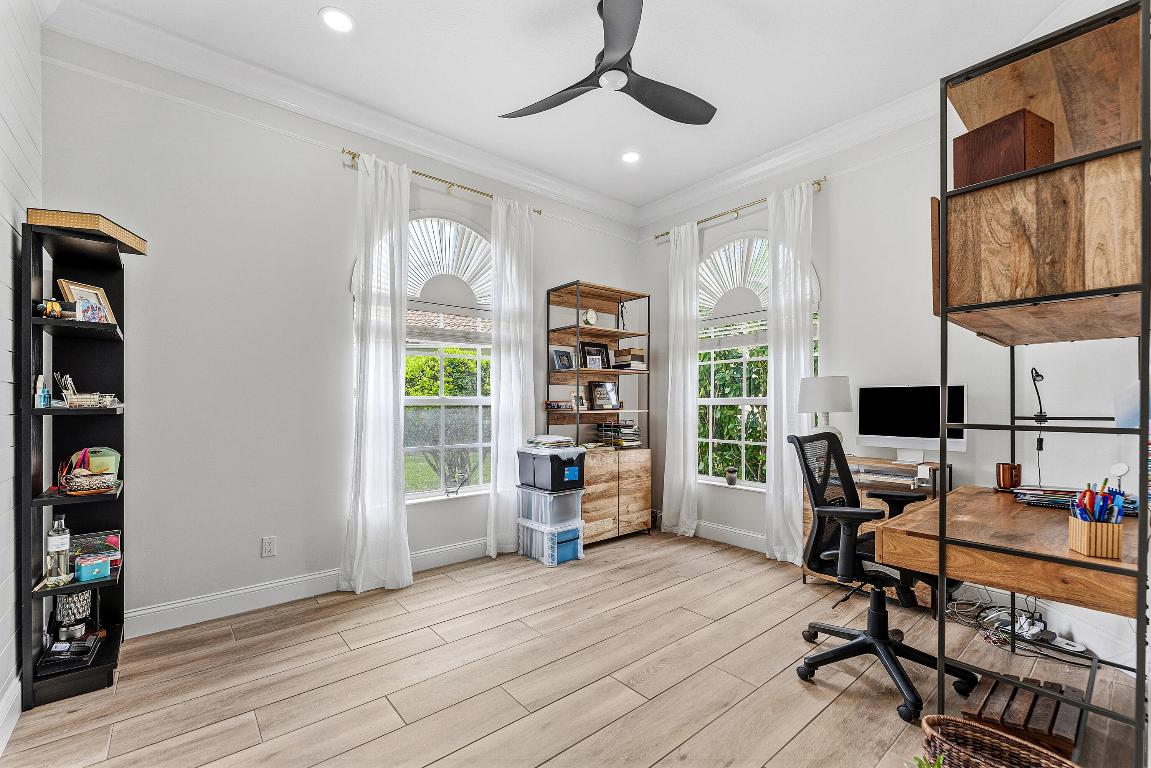 CARLETON OAKS - Residential