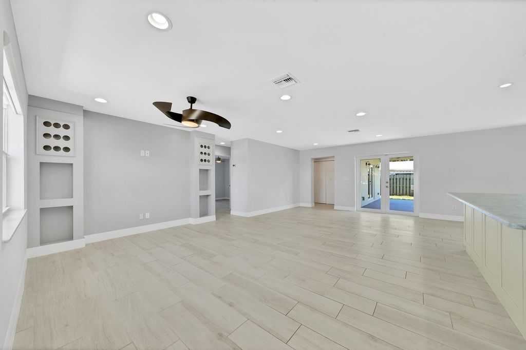 Photo of 2388 E EDGEWATER Drive, Palm Beach Gardens, FL 33410 (MLS # B26056840)