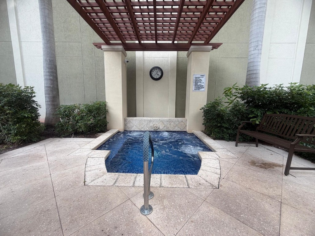 Moorings At Lantana Twnhs - Residential Lease