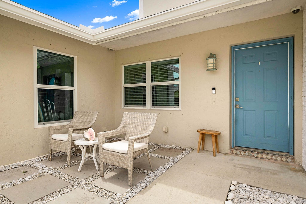 Photo of 1103 NW 11th Street, Boynton Beach, FL 33426 (MLS # B26071436)