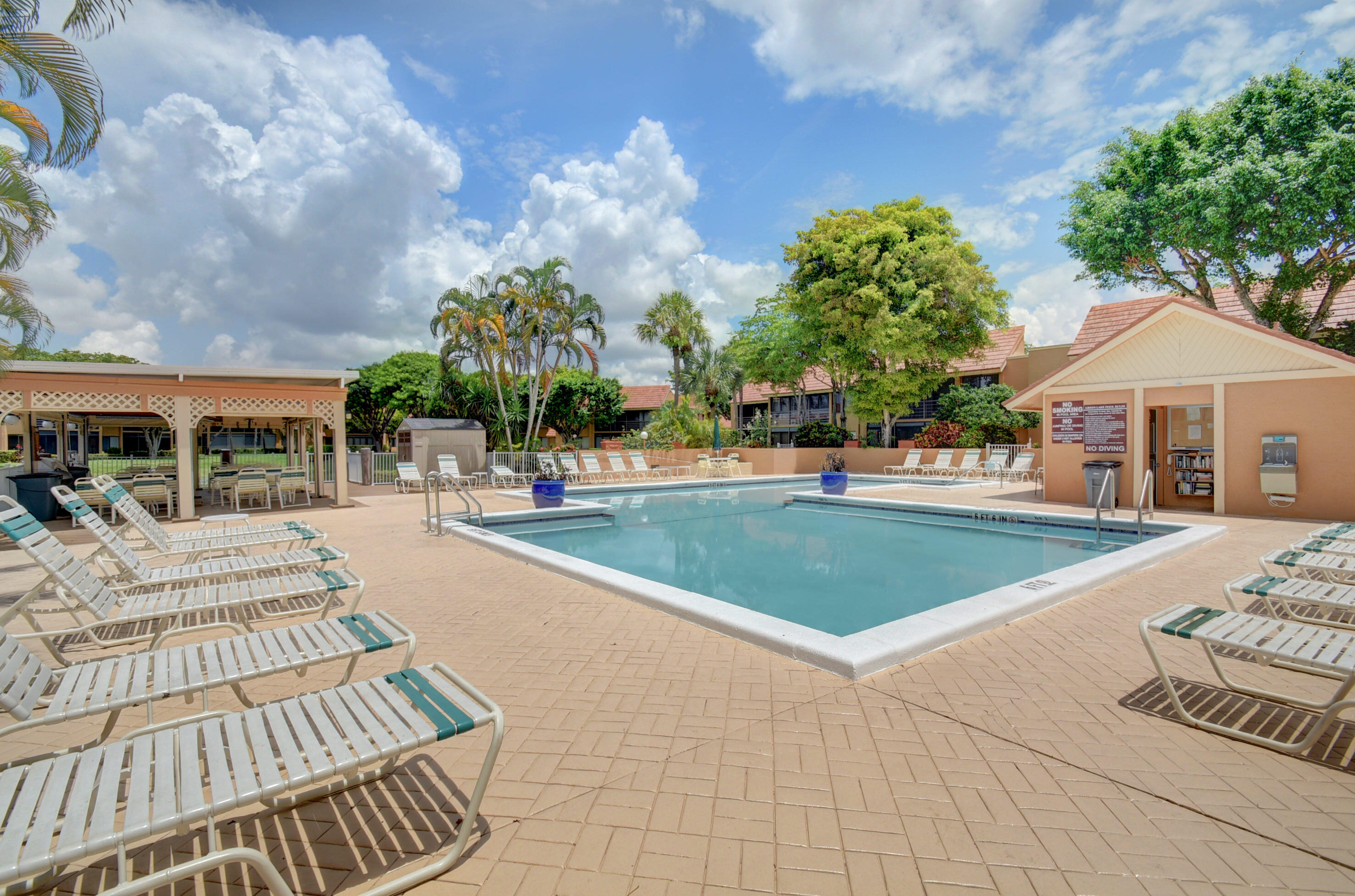 Indian Spring - Green Lakes - Residential