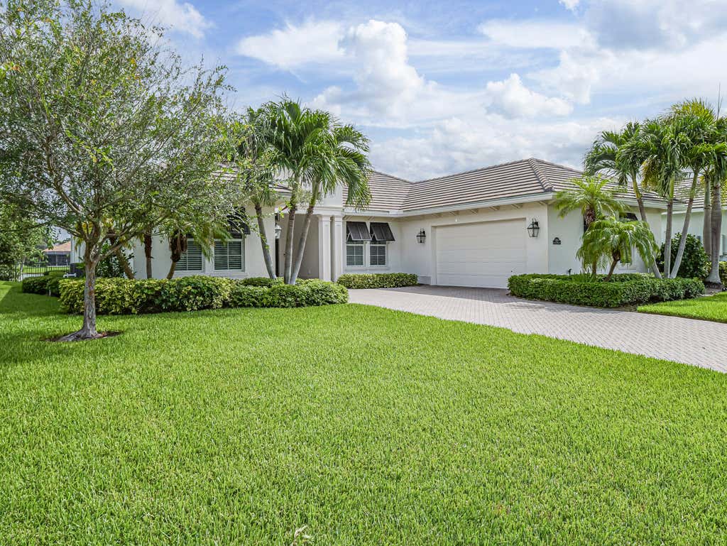 Photo of 4520 Jacqueline Manor SW, Vero Beach, FL 32968 (MLS # R11105112)