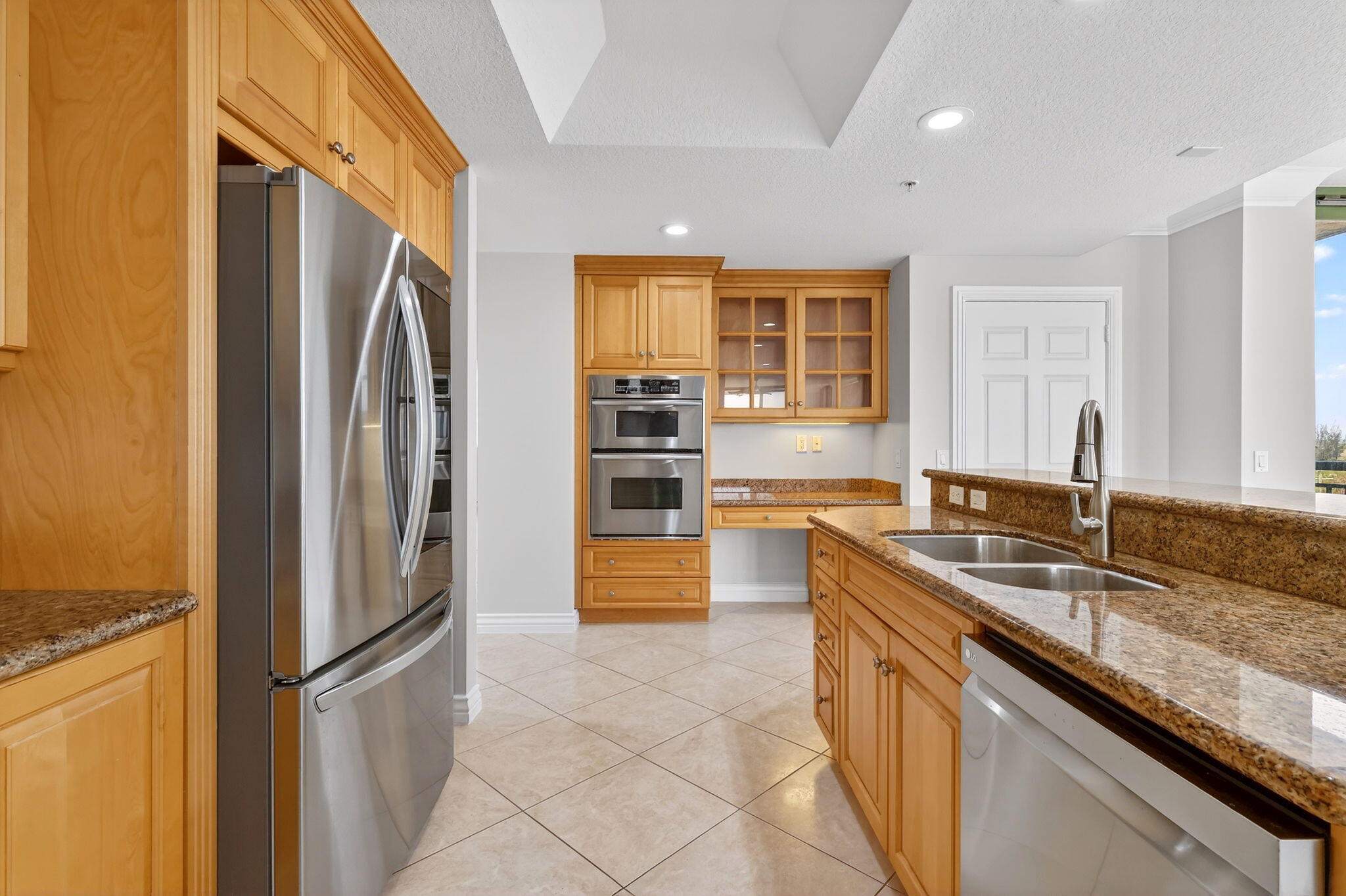 ALTAMIRA AT N HUTCHINSON ISLAND, A CONDOMINIUM - Residential