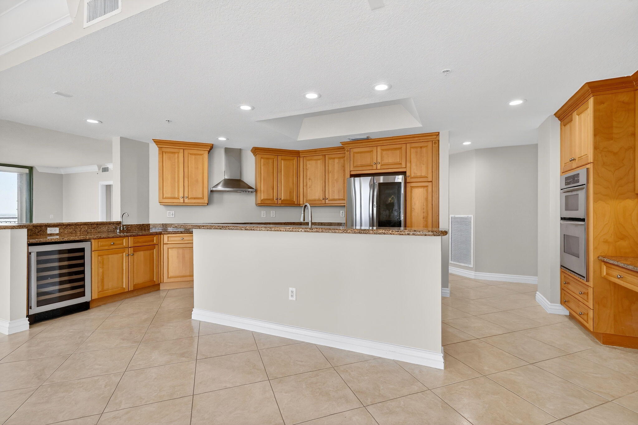 ALTAMIRA AT N HUTCHINSON ISLAND, A CONDOMINIUM - Residential