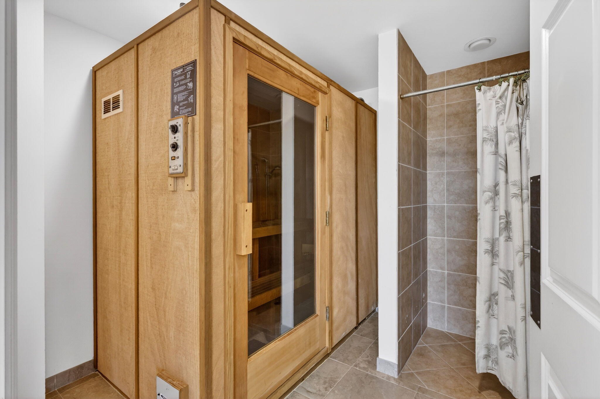 ALTAMIRA AT N HUTCHINSON ISLAND, A CONDOMINIUM - Residential