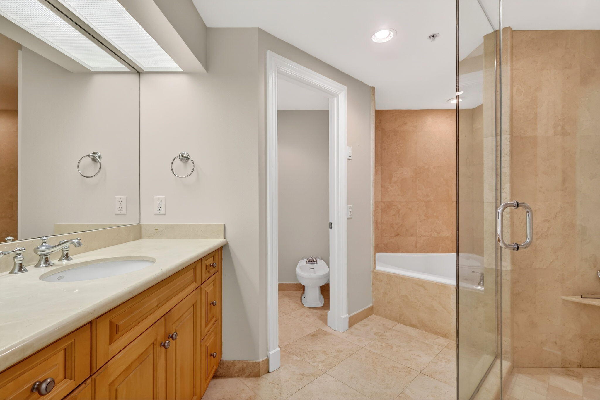 ALTAMIRA AT N HUTCHINSON ISLAND, A CONDOMINIUM - Residential