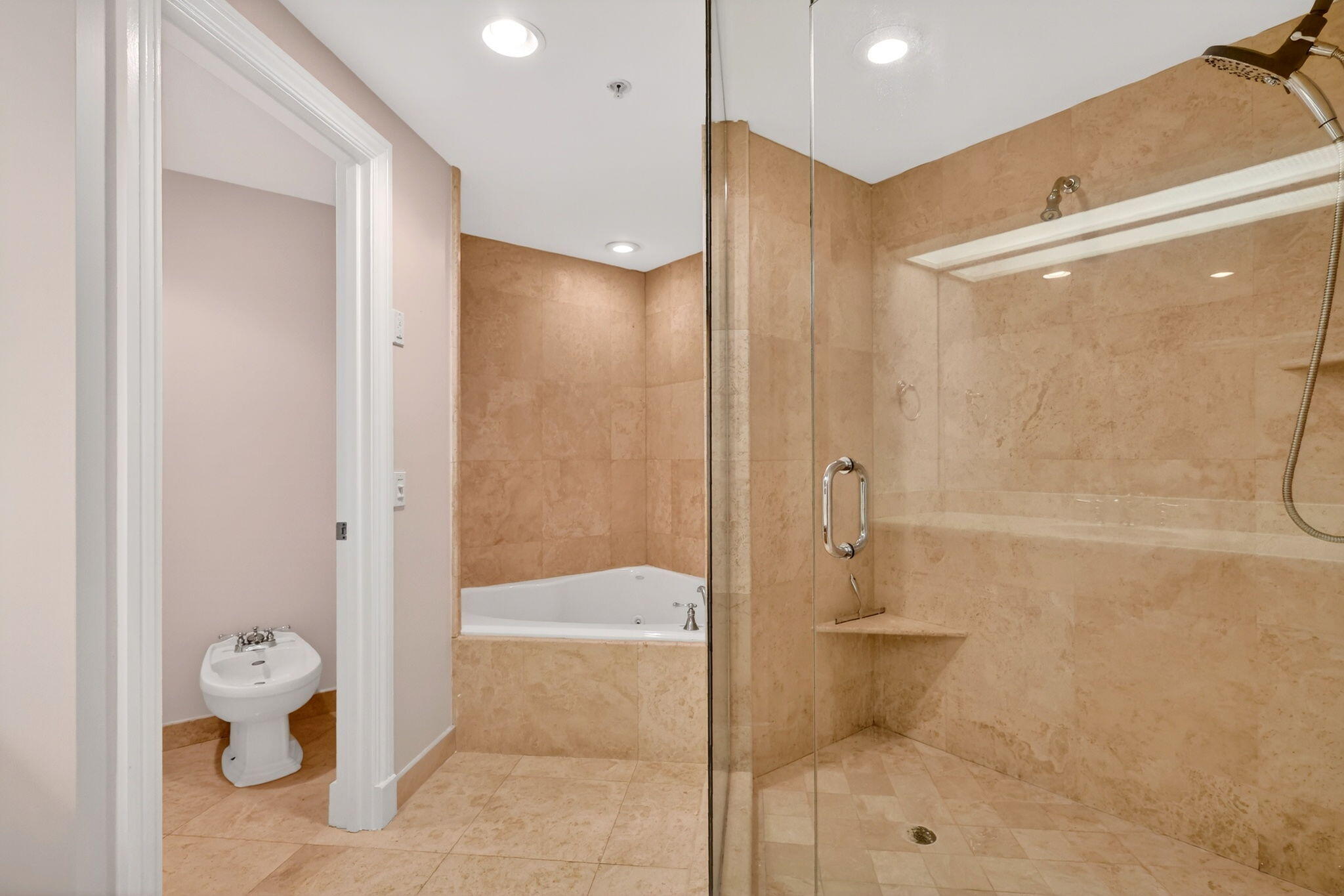 ALTAMIRA AT N HUTCHINSON ISLAND, A CONDOMINIUM - Residential