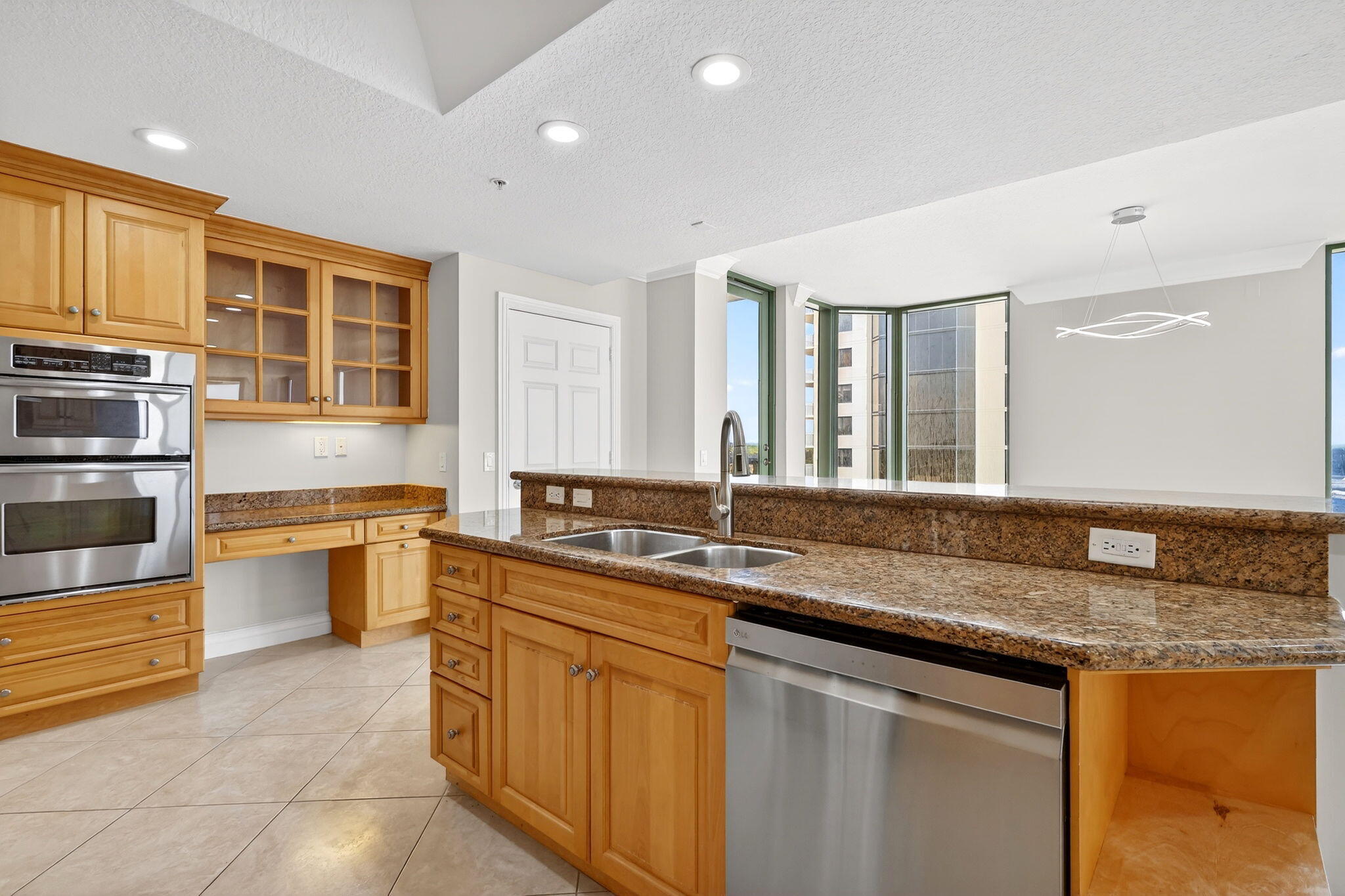 ALTAMIRA AT N HUTCHINSON ISLAND, A CONDOMINIUM - Residential