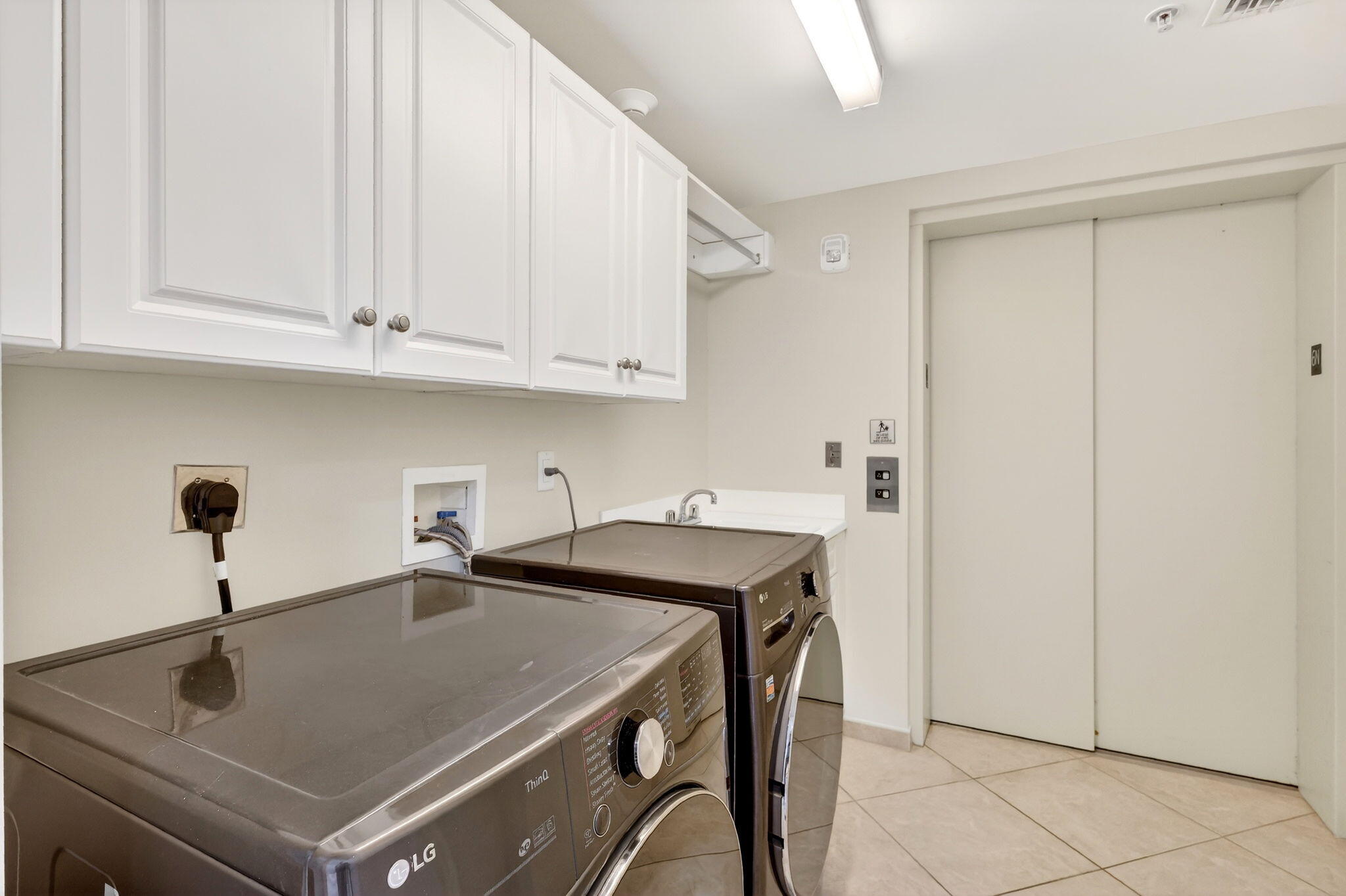 ALTAMIRA AT N HUTCHINSON ISLAND, A CONDOMINIUM - Residential