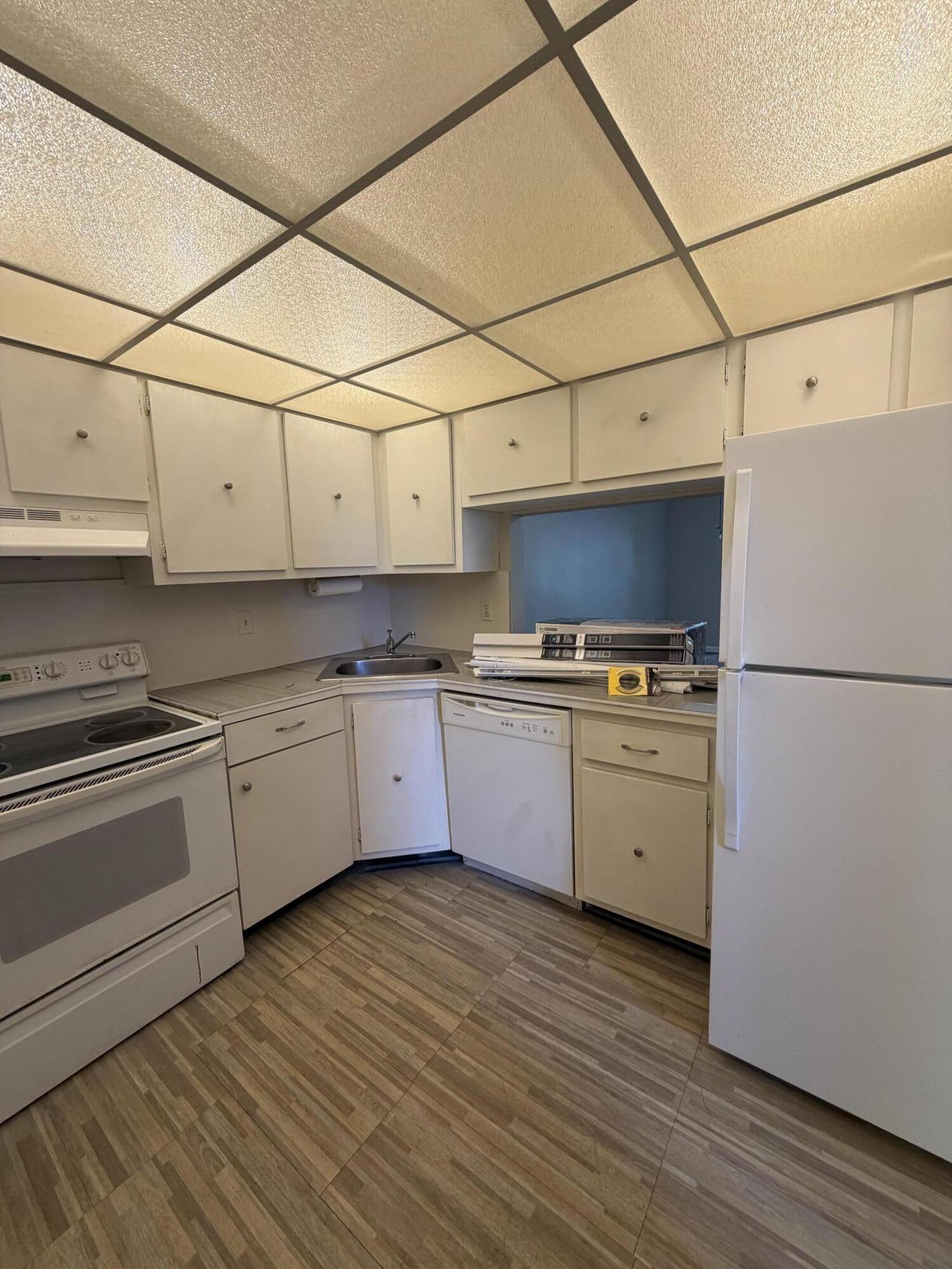 WATERVIEW ESTATES - Residential Lease