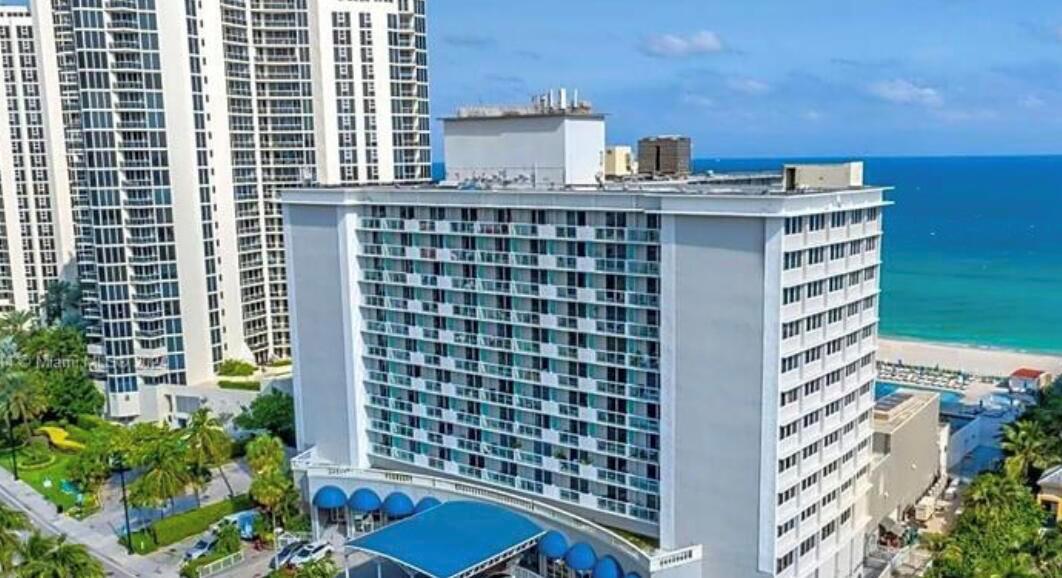 THE AVENTURA BEACH CLUB C - Residential