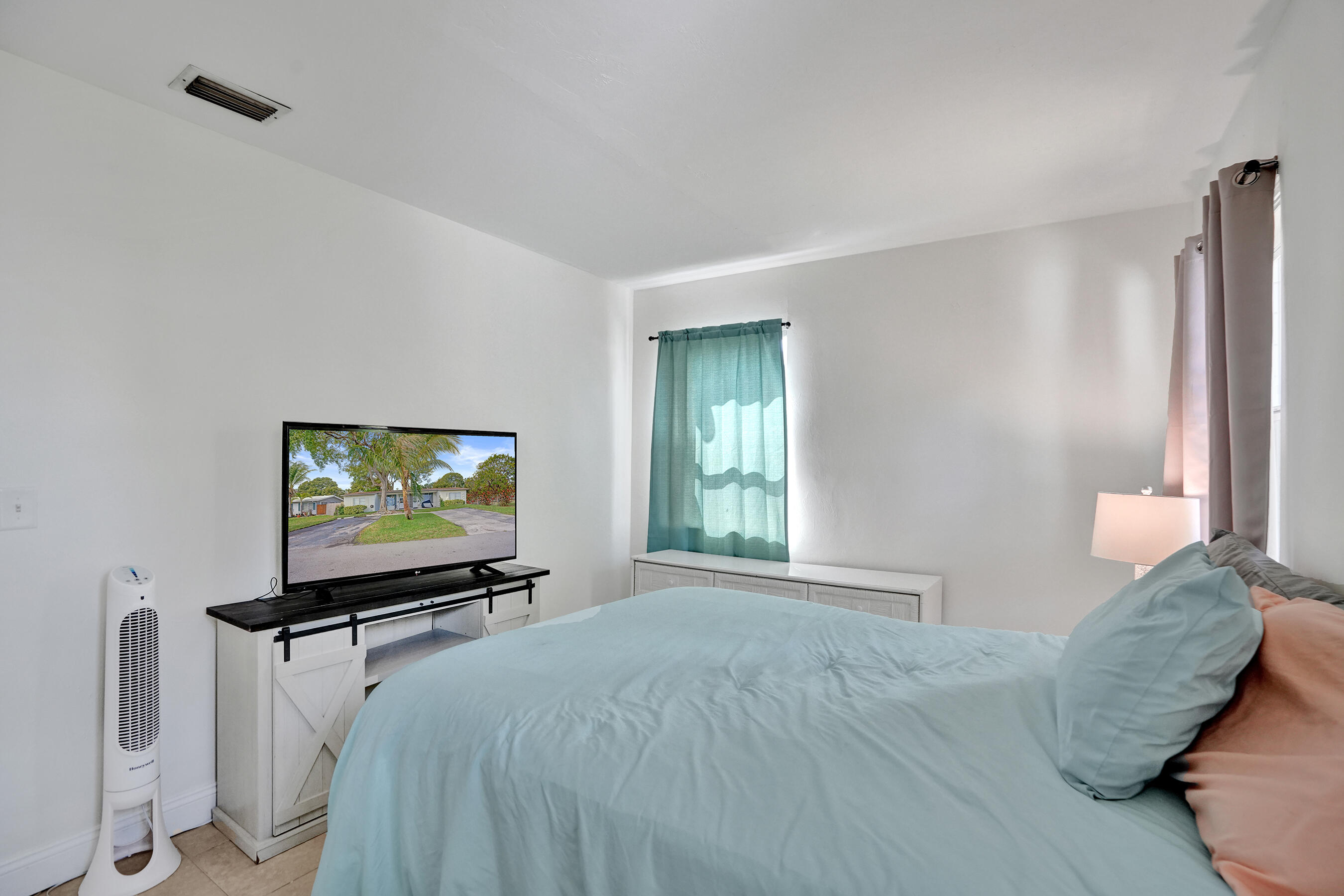 Hillsboro Isles 29-4 B - Residential Income