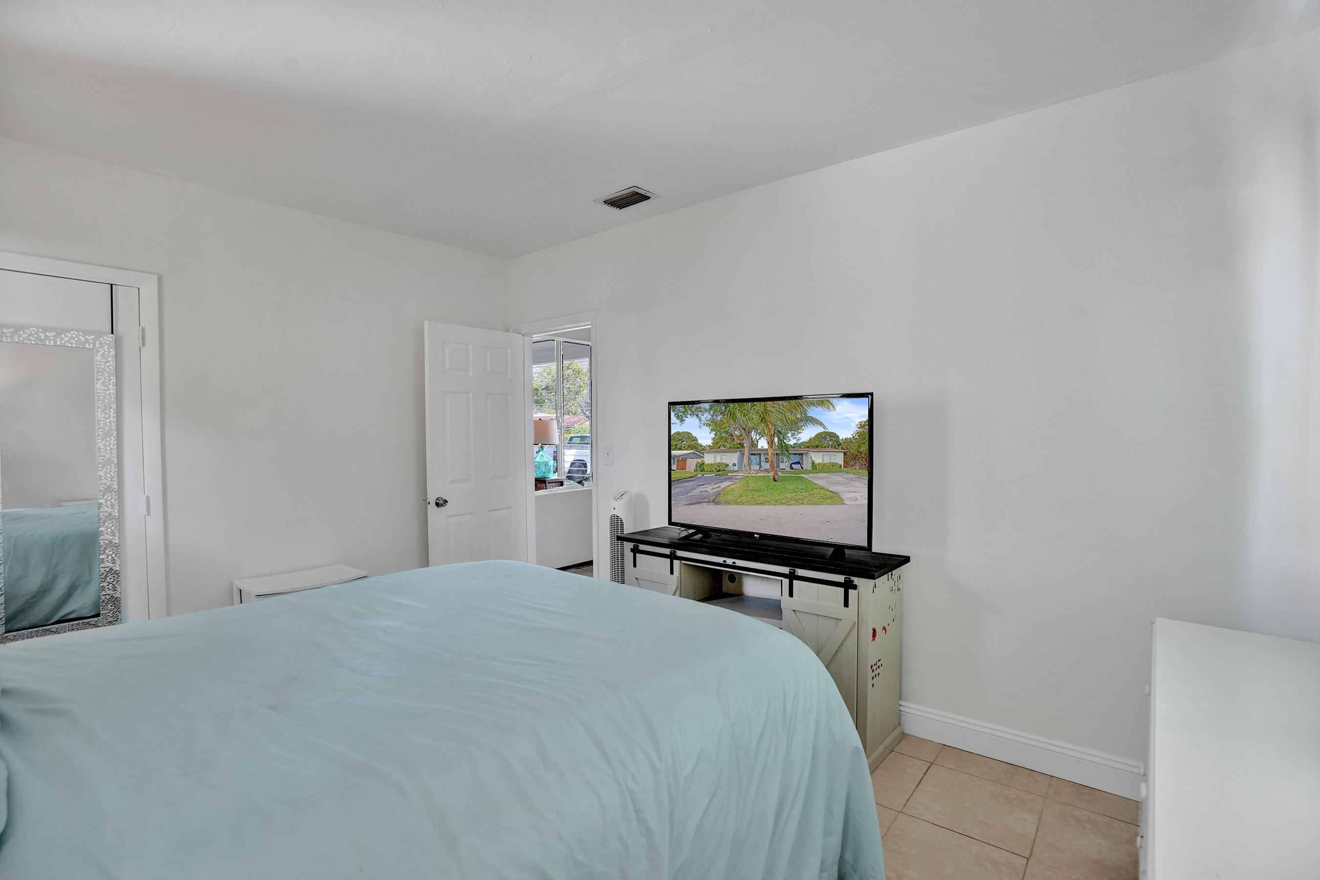 Hillsboro Isles 29-4 B - Residential Income