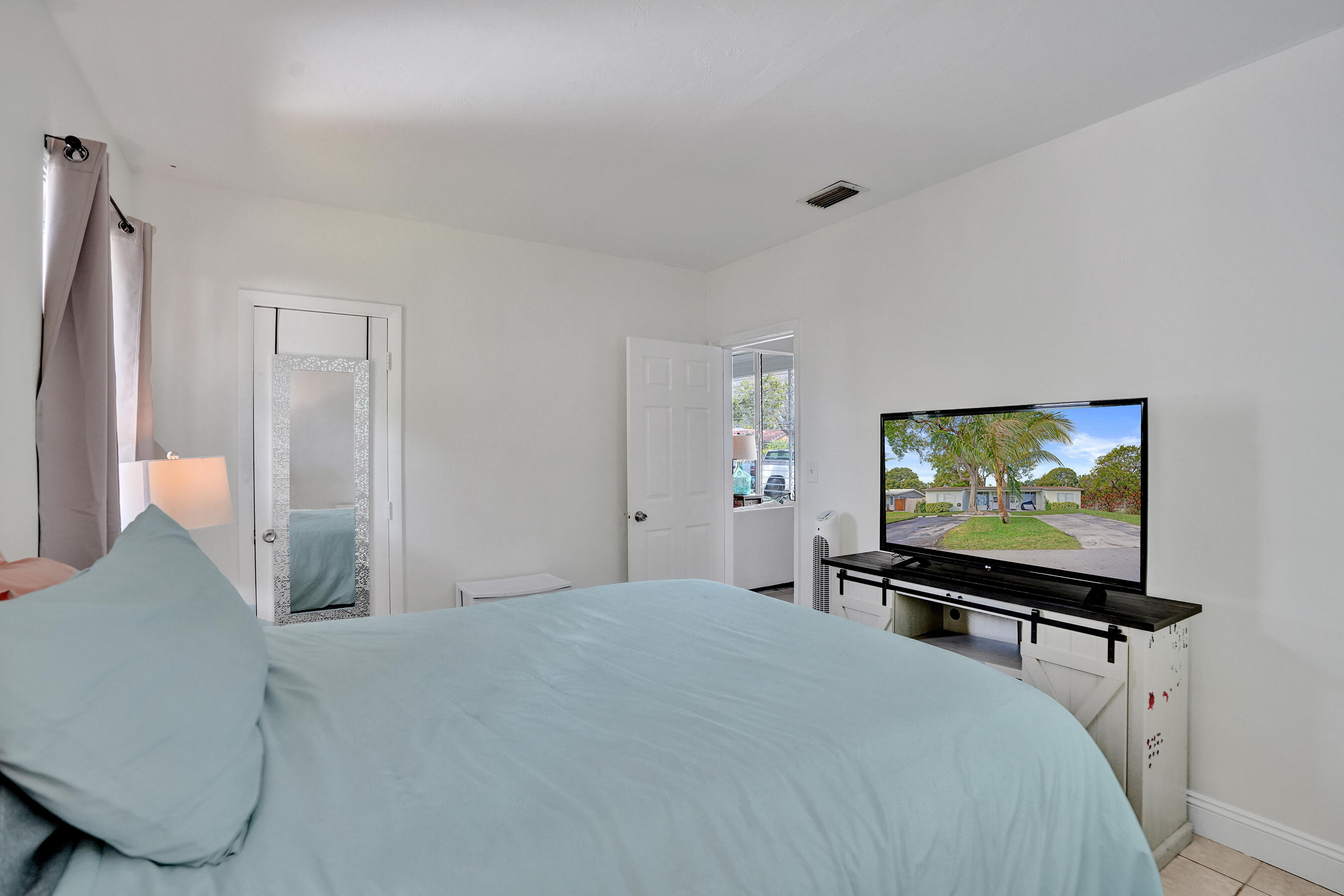 Hillsboro Isles 29-4 B - Residential Income