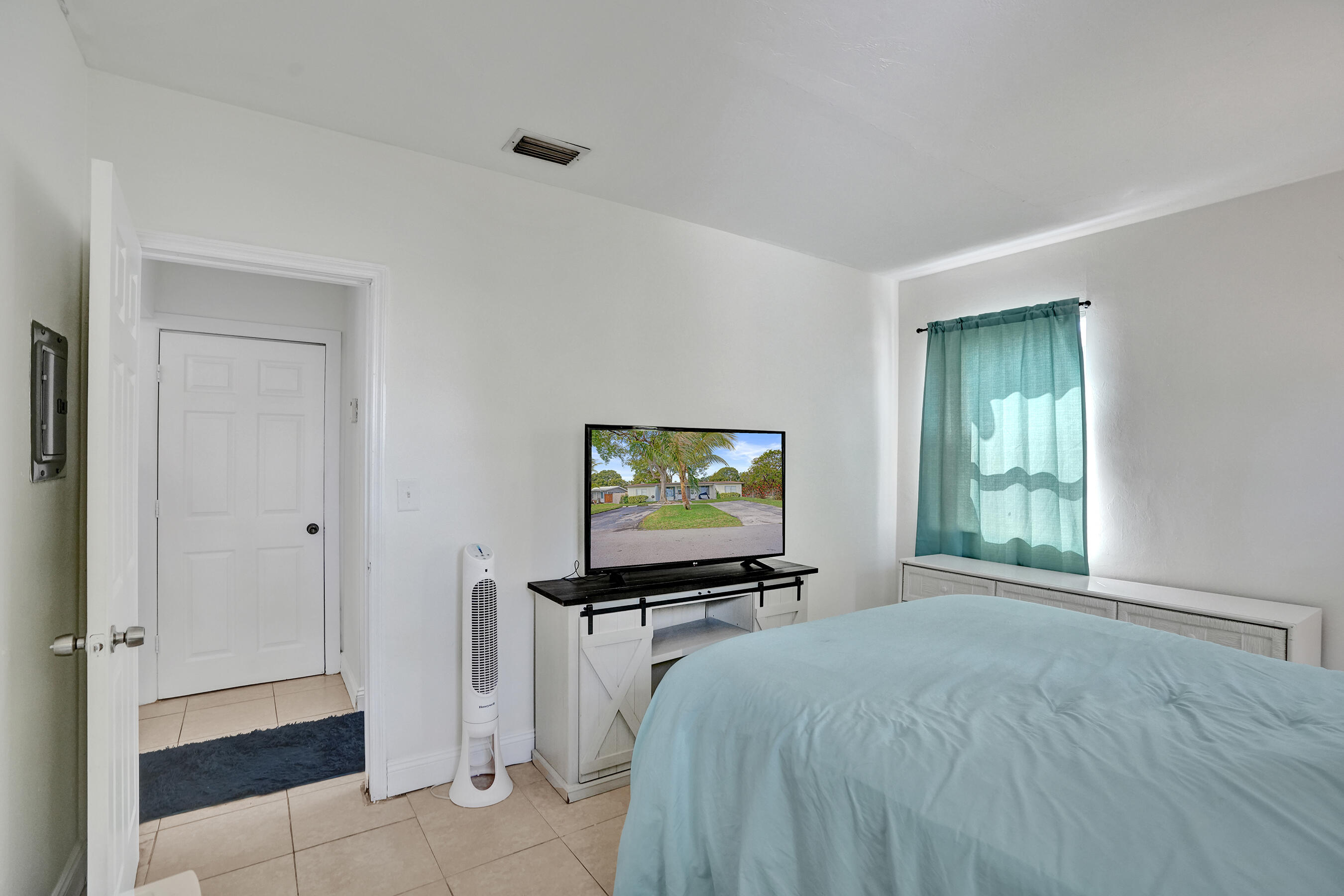 Hillsboro Isles 29-4 B - Residential Income