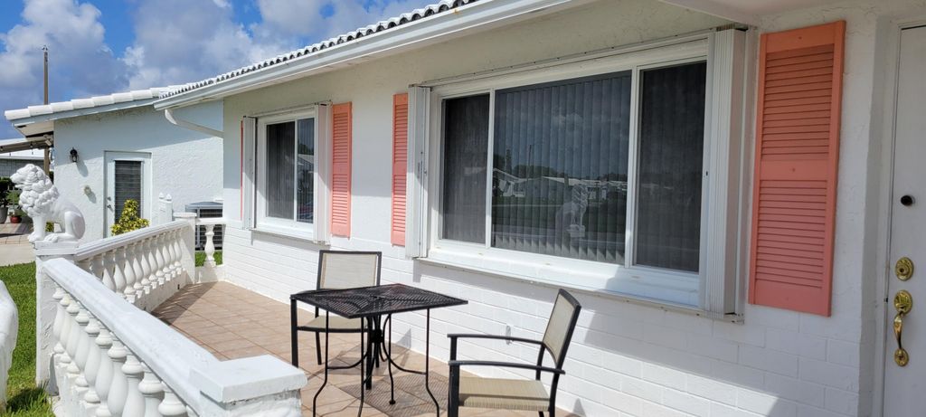 Photo of 1723 SW 16 Street, Boynton Beach, FL 33426 (MLS # R11012393)