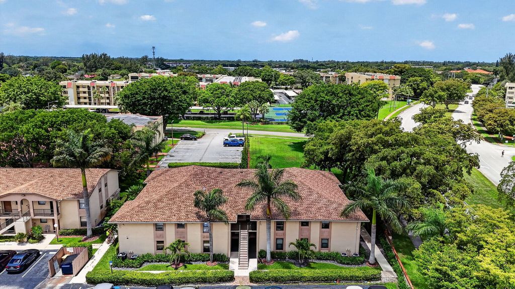 Photo of 9521 Boca Cove Circle #505, Boca Raton, FL 33428 (MLS # B26031241)