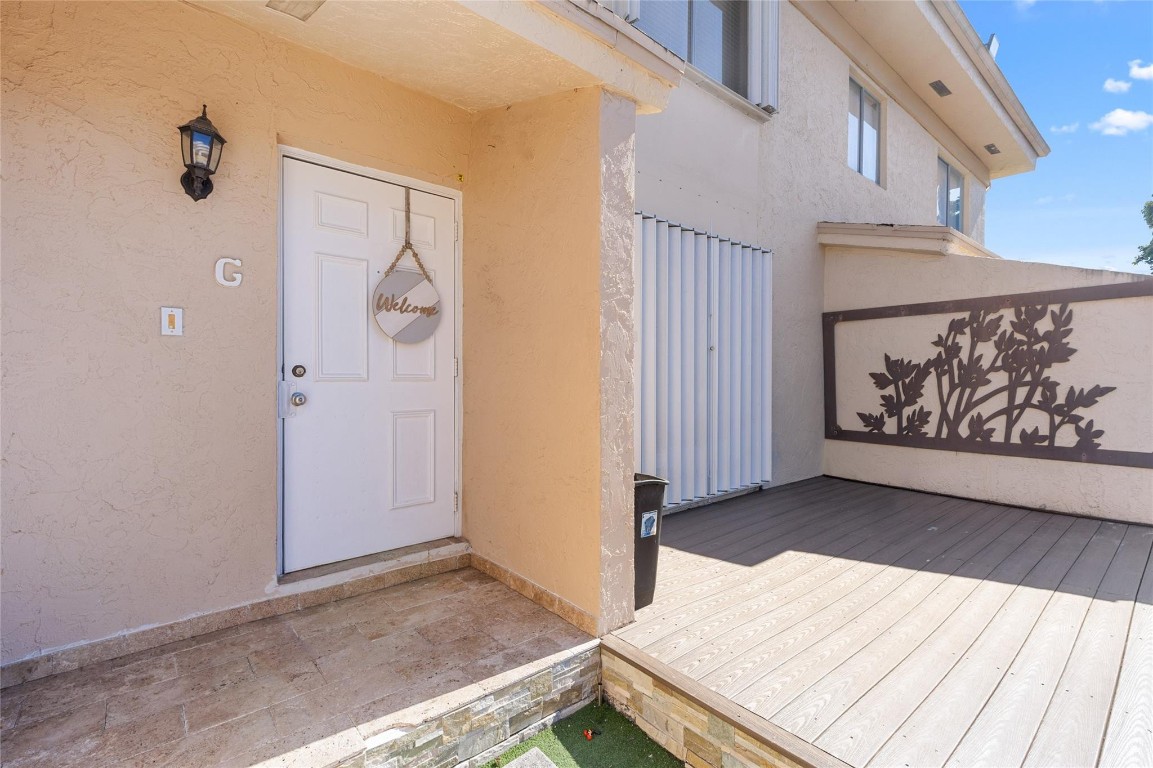 TOWNHOMES OF ORIOLE - Residential