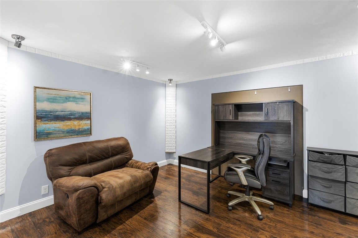 TOWNHOMES OF ORIOLE - Residential