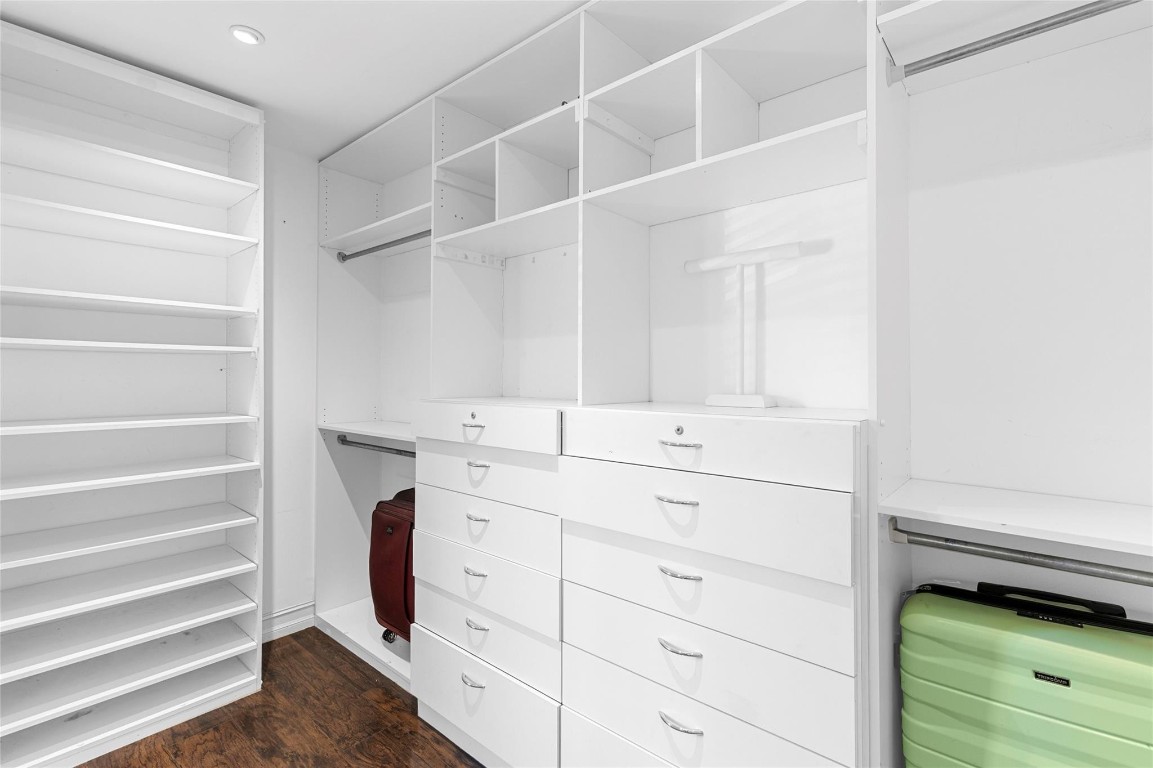 TOWNHOMES OF ORIOLE - Residential