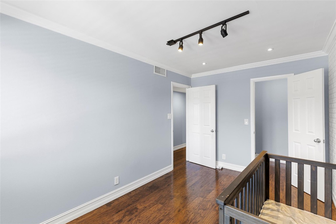 TOWNHOMES OF ORIOLE - Residential