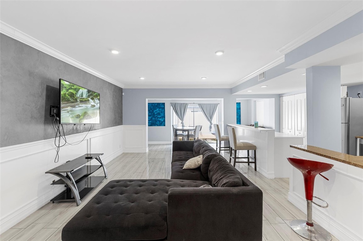 TOWNHOMES OF ORIOLE - Residential