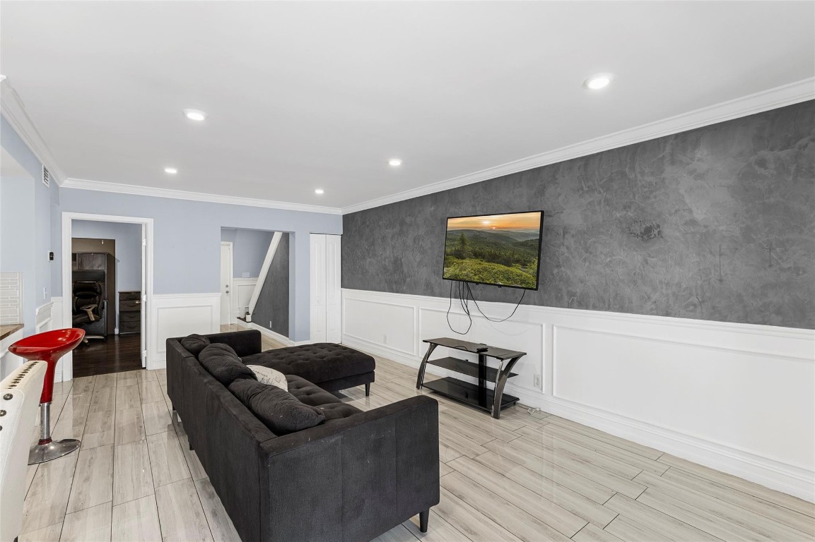 TOWNHOMES OF ORIOLE - Residential