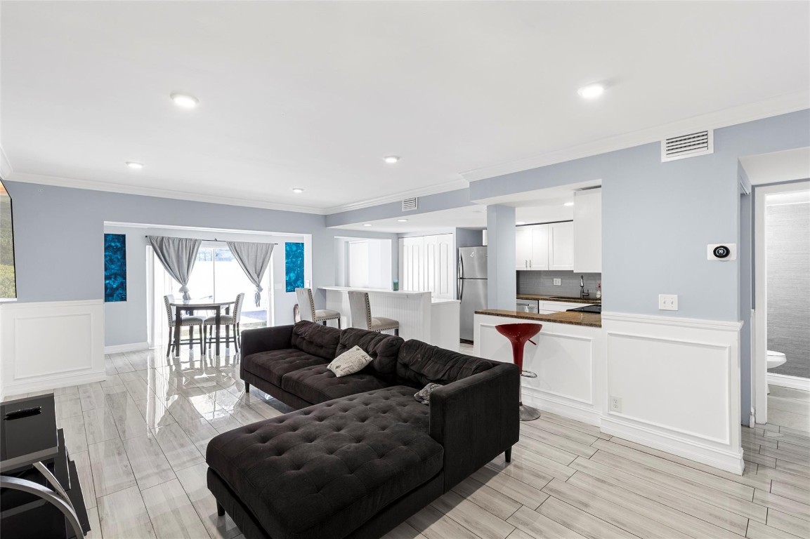 TOWNHOMES OF ORIOLE - Residential