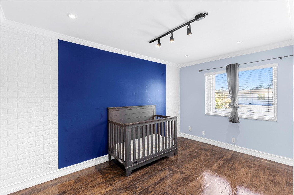 TOWNHOMES OF ORIOLE - Residential