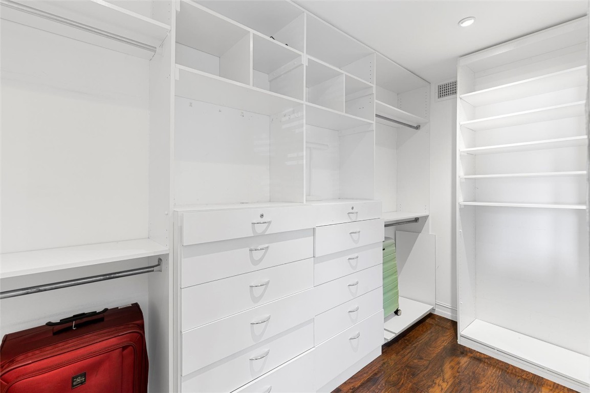 TOWNHOMES OF ORIOLE - Residential