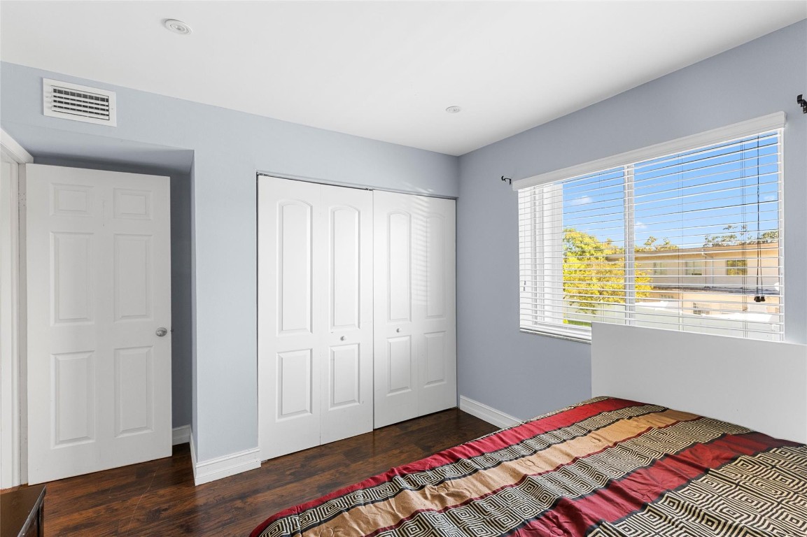 TOWNHOMES OF ORIOLE - Residential