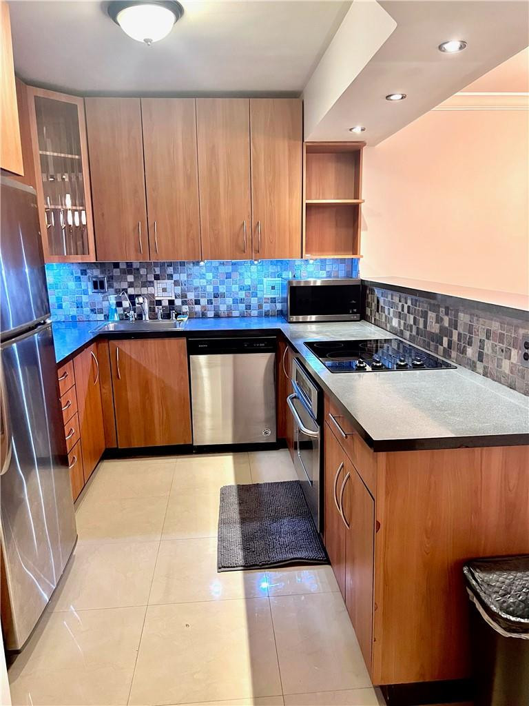 OLYMPUS CONDO PHASE - Residential