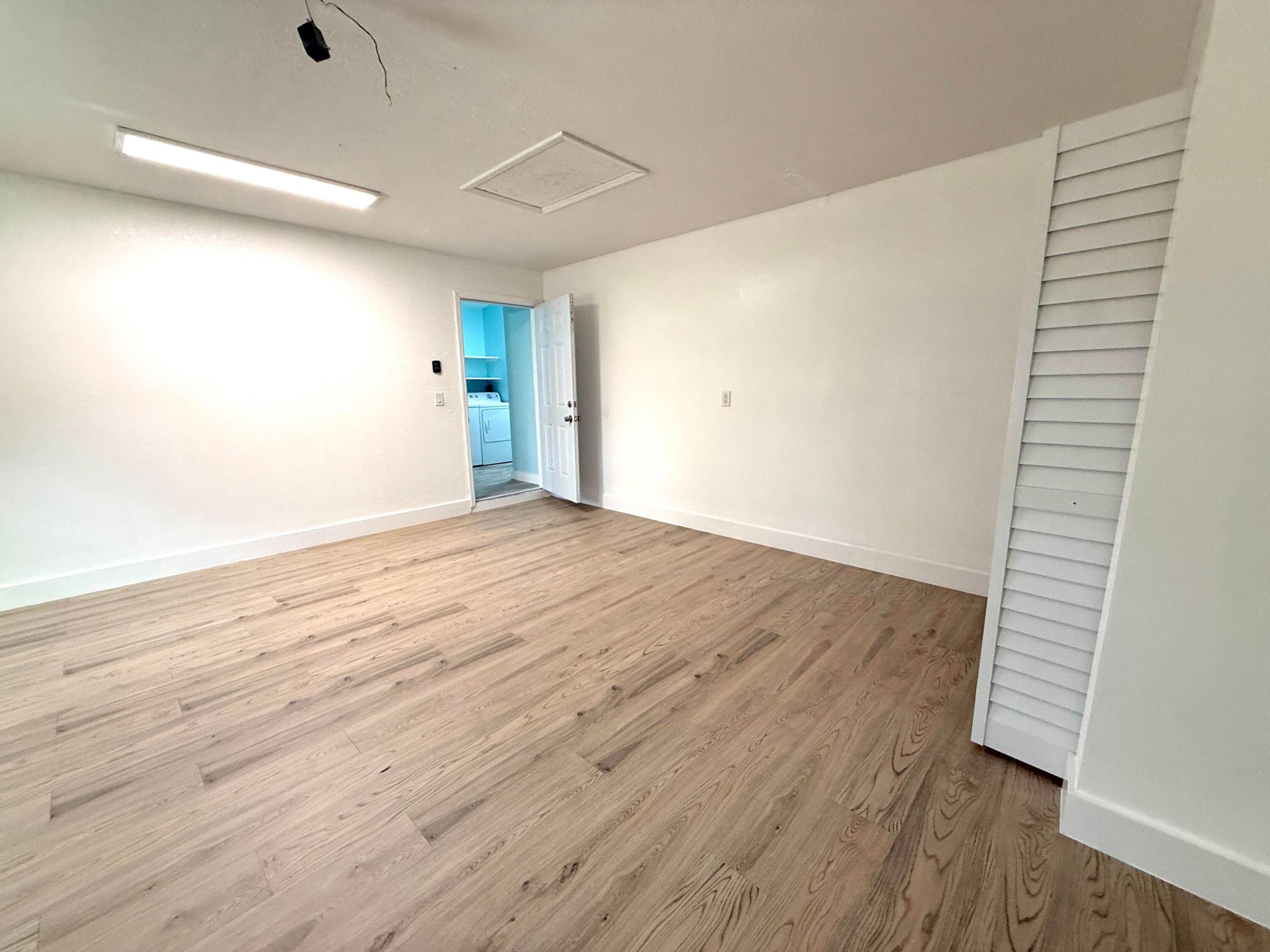 31-42-41~ W 204.6 FT OF E   4741.2 FT OF S 242.9 F - Residential Lease