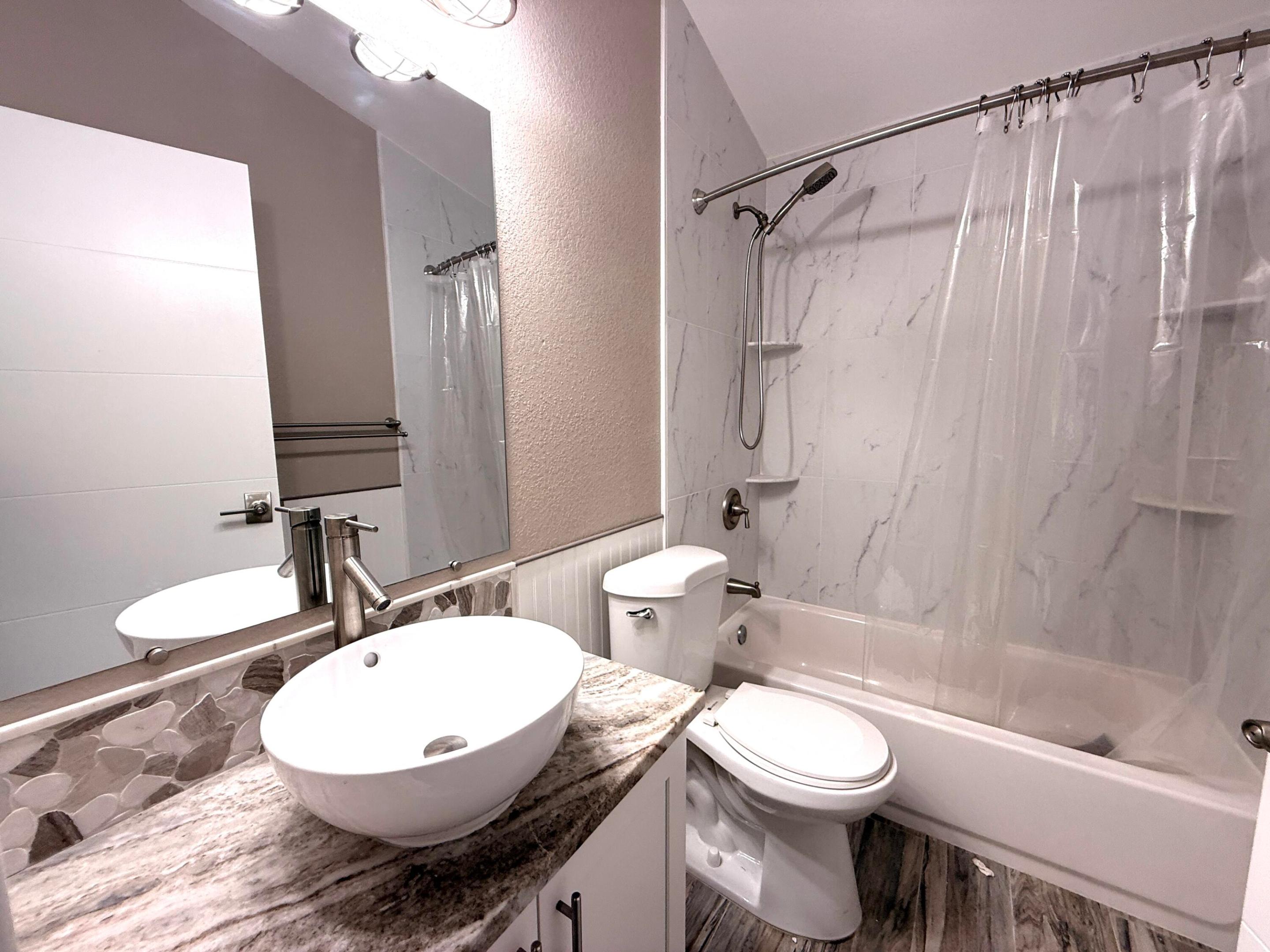 31-42-41~ W 204.6 FT OF E   4741.2 FT OF S 242.9 F - Residential Lease