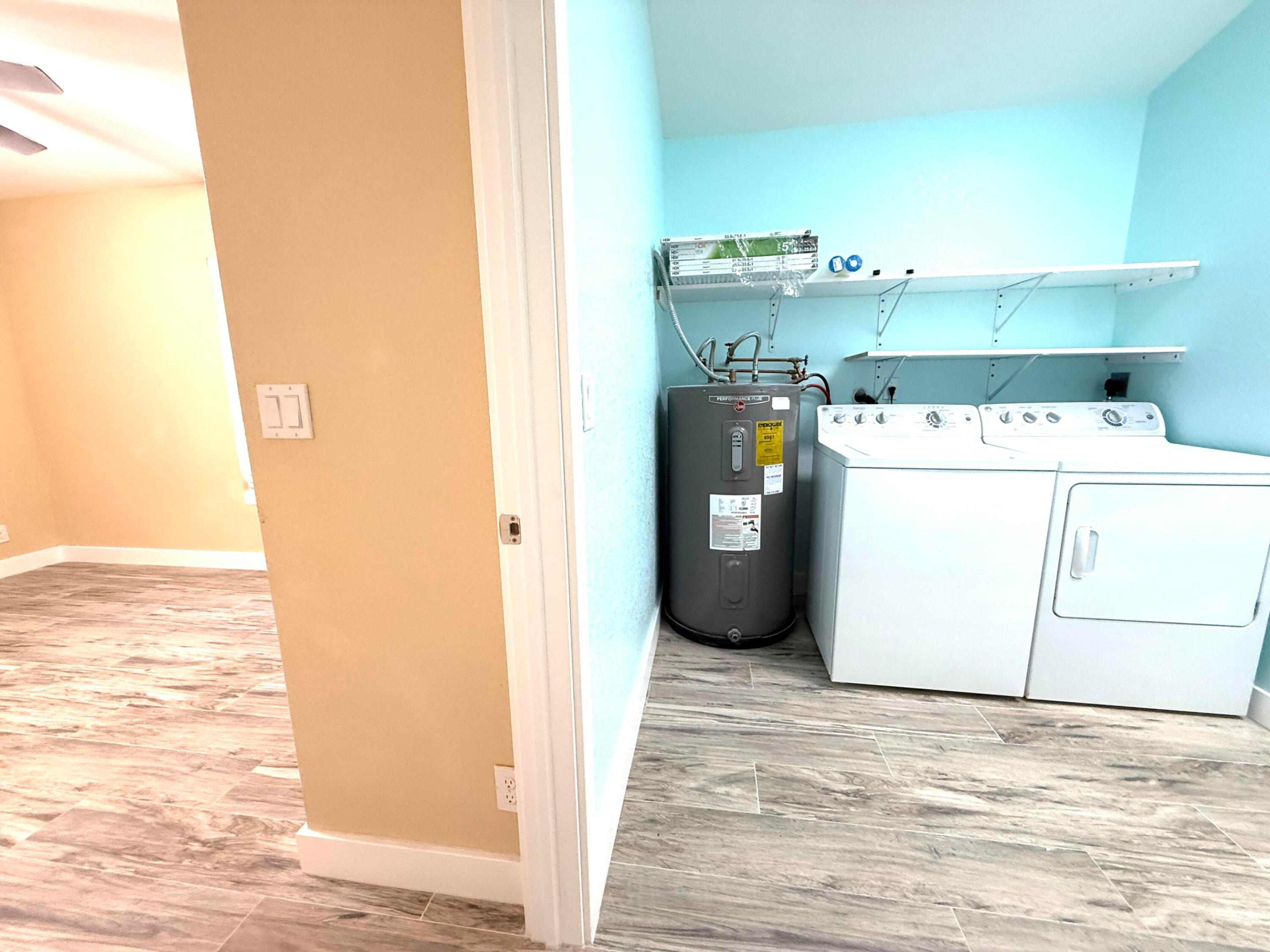 31-42-41~ W 204.6 FT OF E   4741.2 FT OF S 242.9 F - Residential Lease