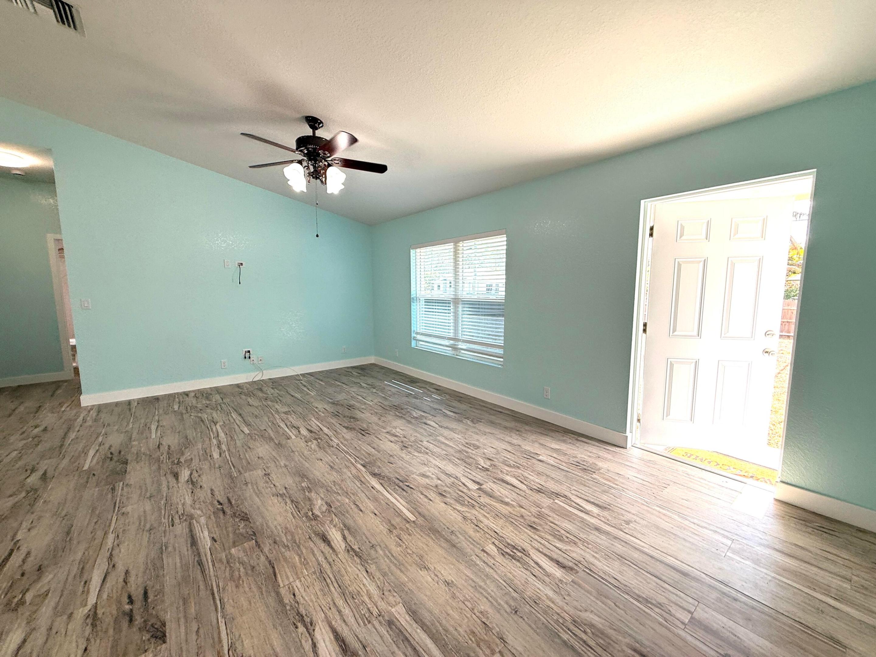 31-42-41~ W 204.6 FT OF E   4741.2 FT OF S 242.9 F - Residential Lease