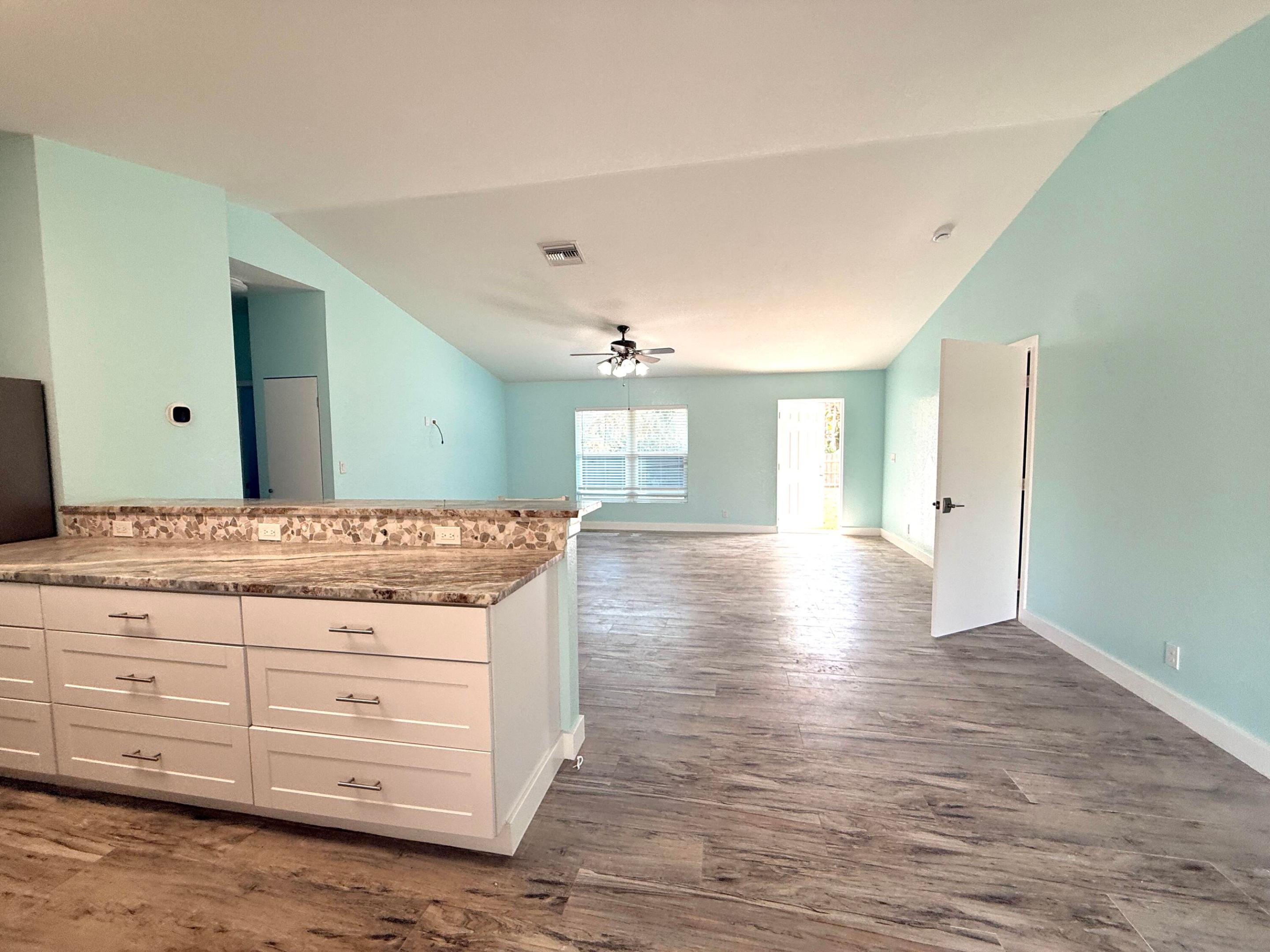 31-42-41~ W 204.6 FT OF E   4741.2 FT OF S 242.9 F - Residential Lease