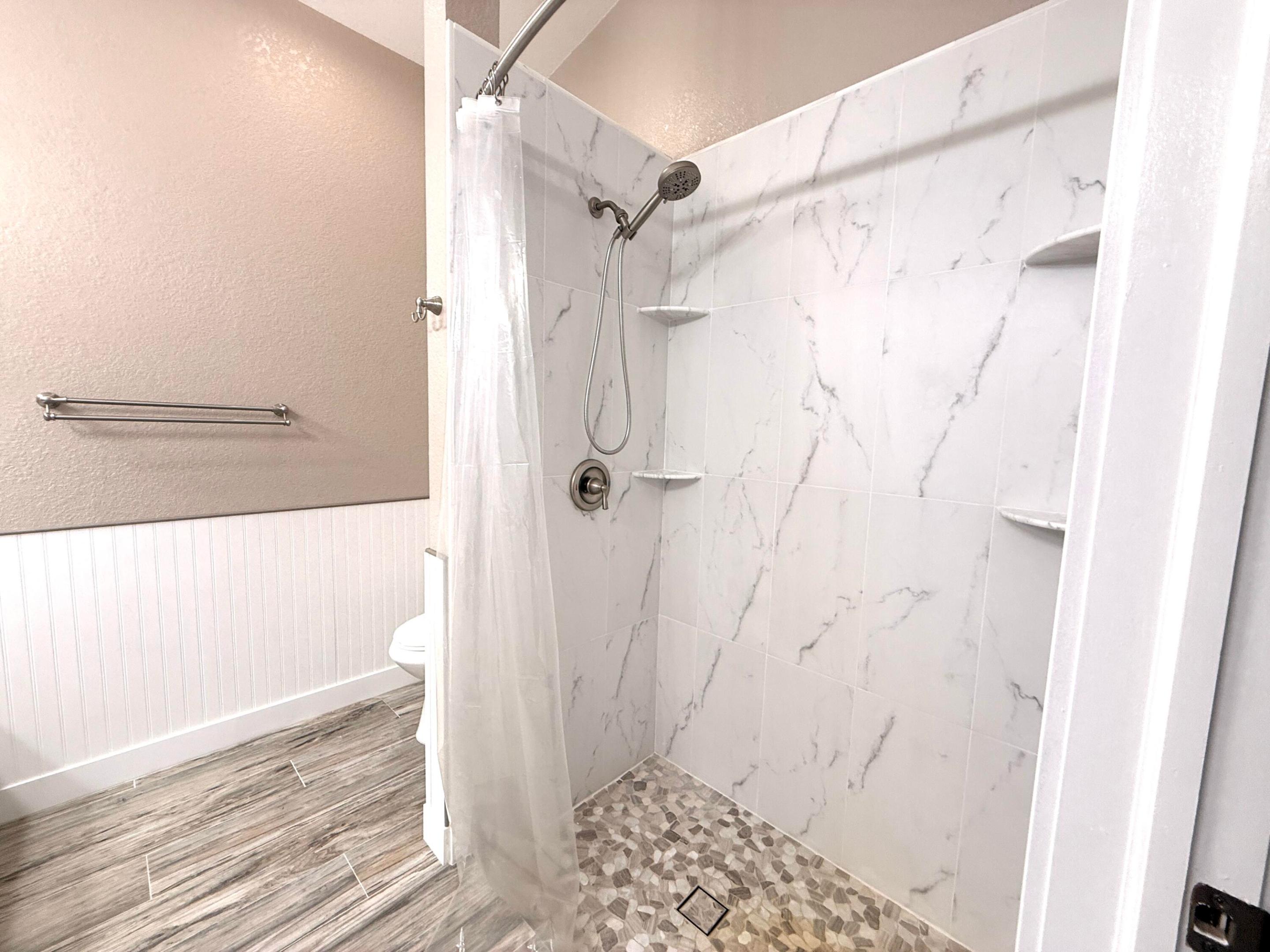 31-42-41~ W 204.6 FT OF E   4741.2 FT OF S 242.9 F - Residential Lease