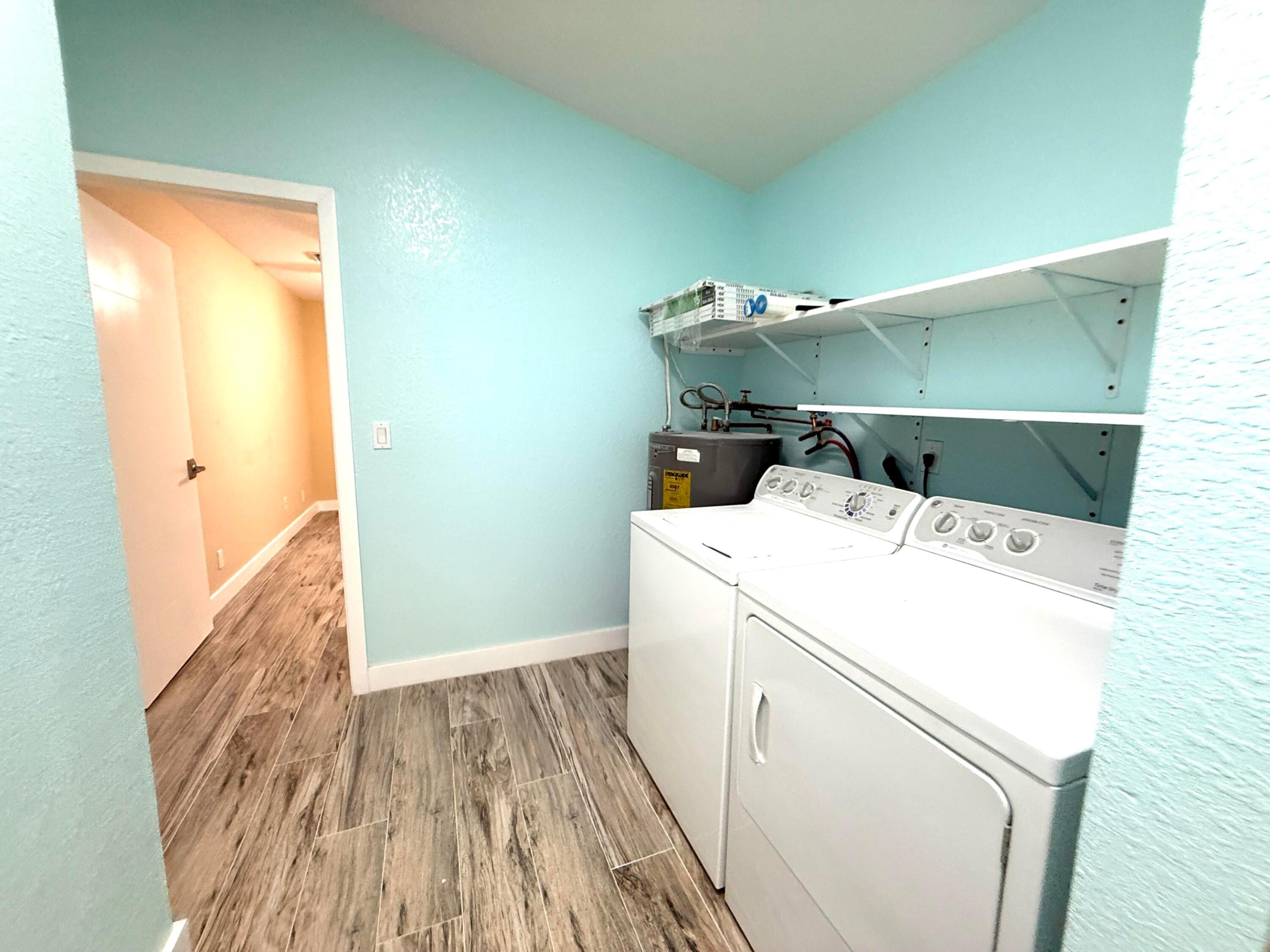 31-42-41~ W 204.6 FT OF E   4741.2 FT OF S 242.9 F - Residential Lease