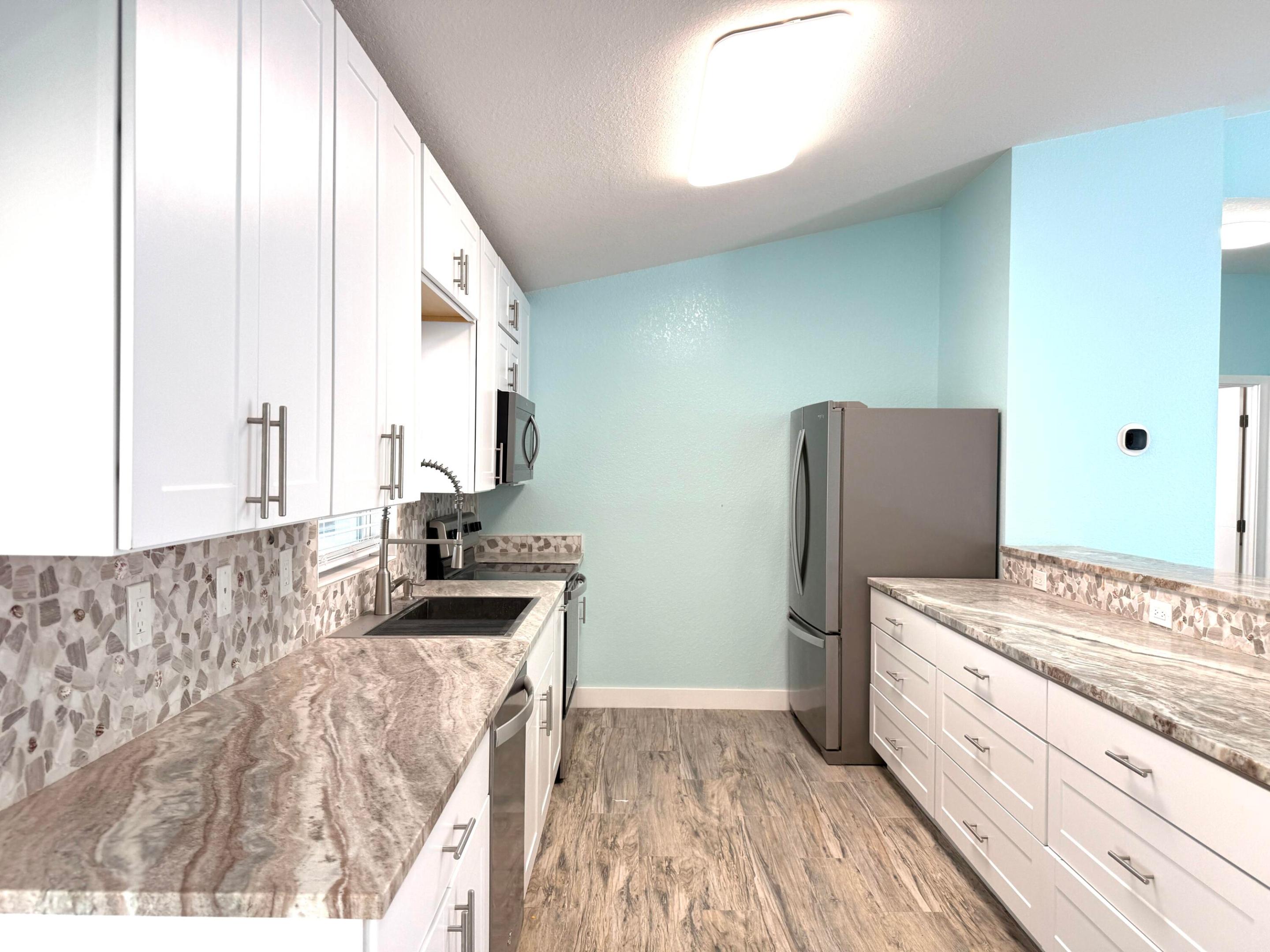 31-42-41~ W 204.6 FT OF E   4741.2 FT OF S 242.9 F - Residential Lease