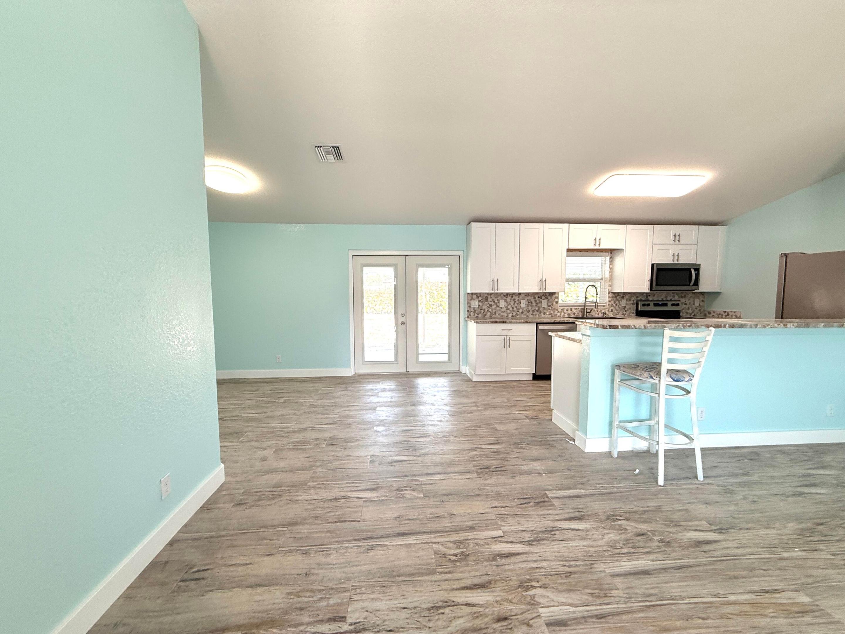 31-42-41~ W 204.6 FT OF E   4741.2 FT OF S 242.9 F - Residential Lease