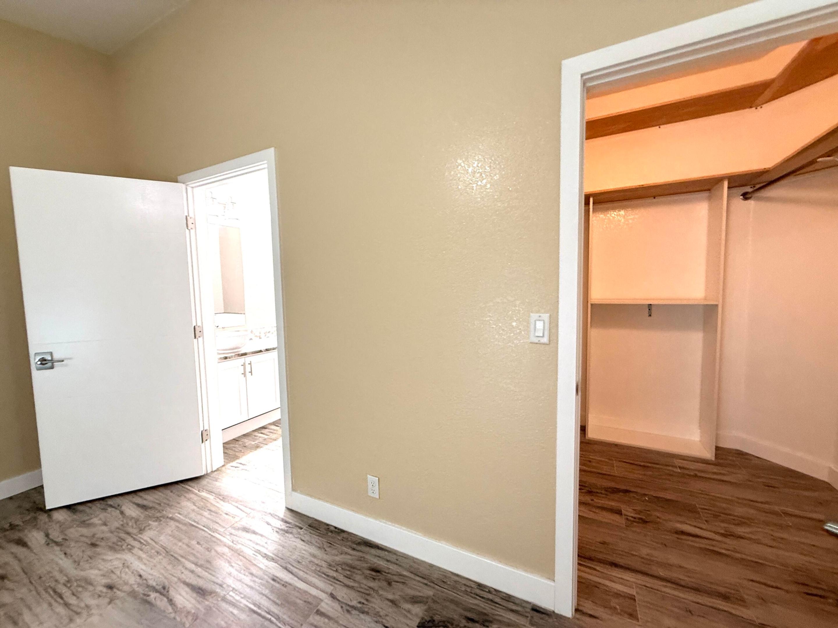 31-42-41~ W 204.6 FT OF E   4741.2 FT OF S 242.9 F - Residential Lease