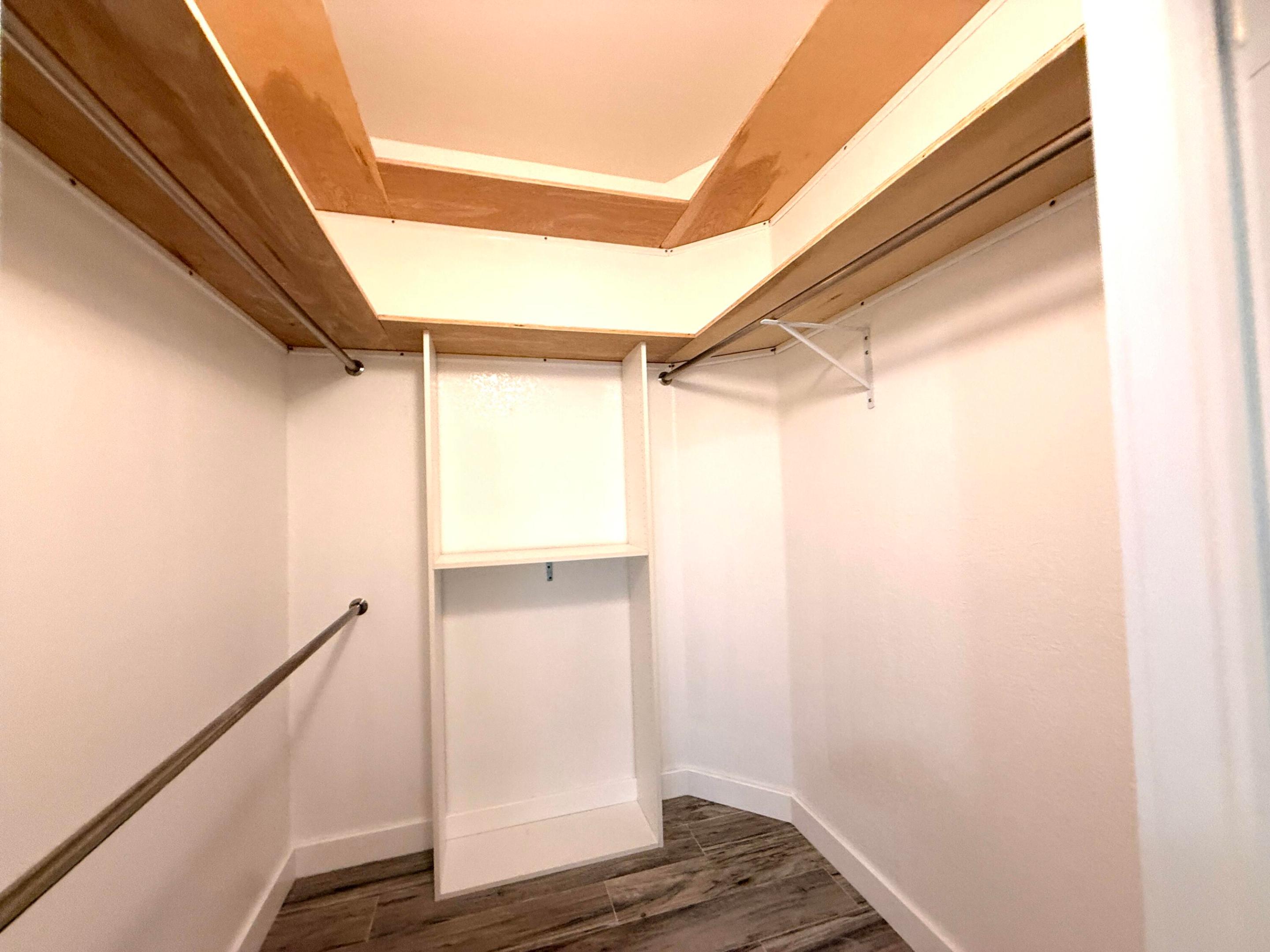 31-42-41~ W 204.6 FT OF E   4741.2 FT OF S 242.9 F - Residential Lease