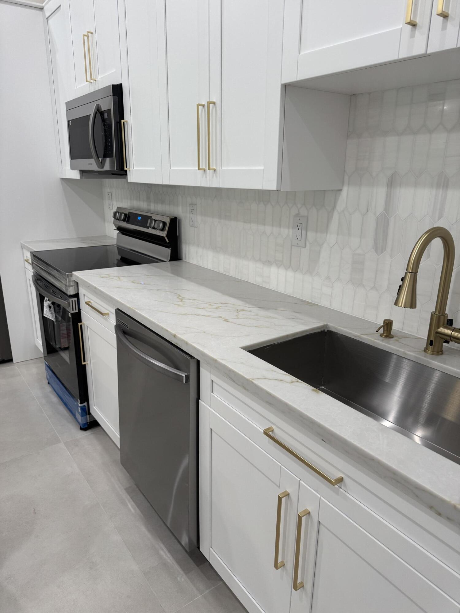 WITNEY C CONDO - Residential