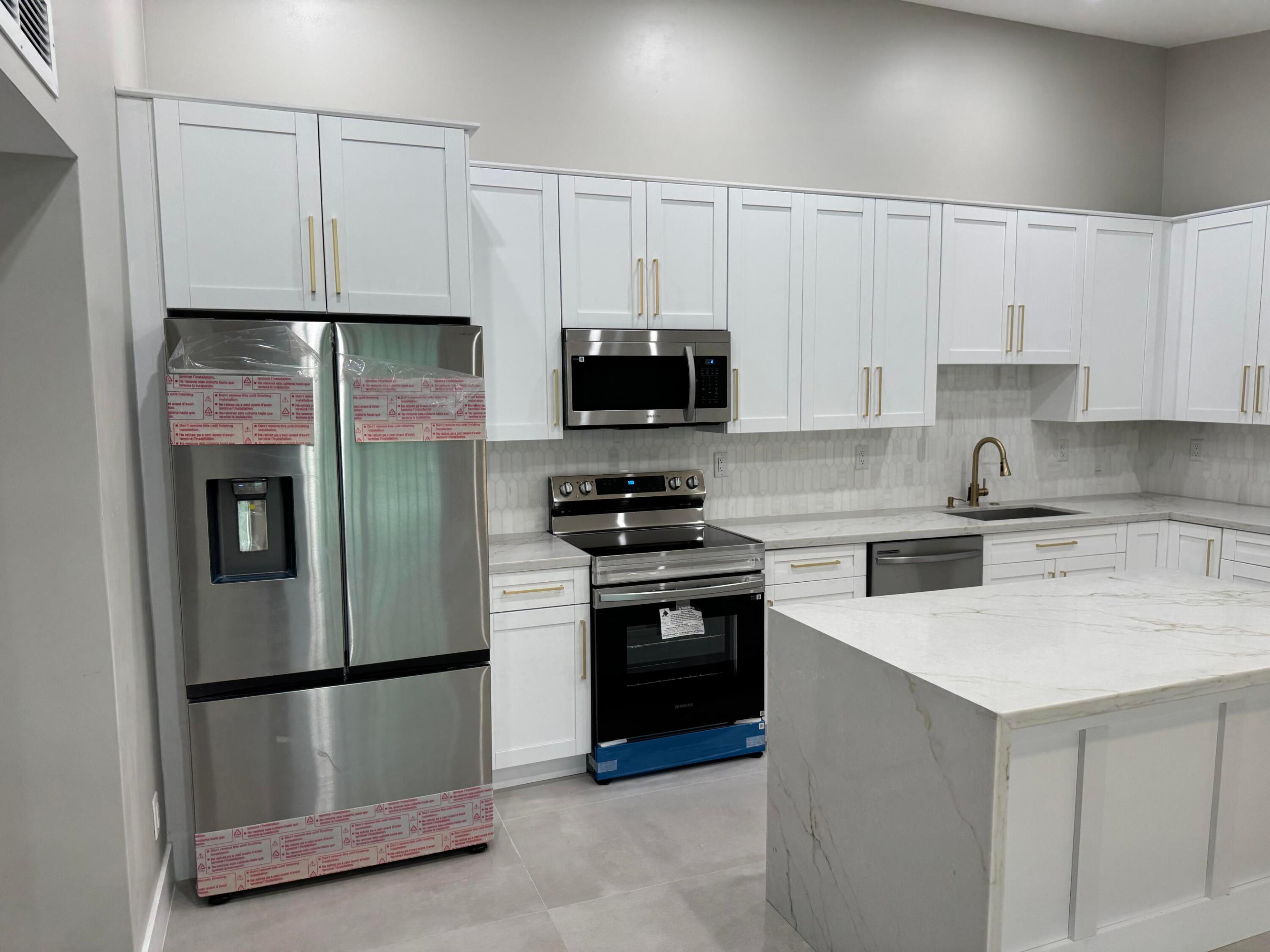 WITNEY C CONDO - Residential