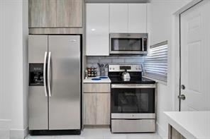 2228 SW 58th Ct